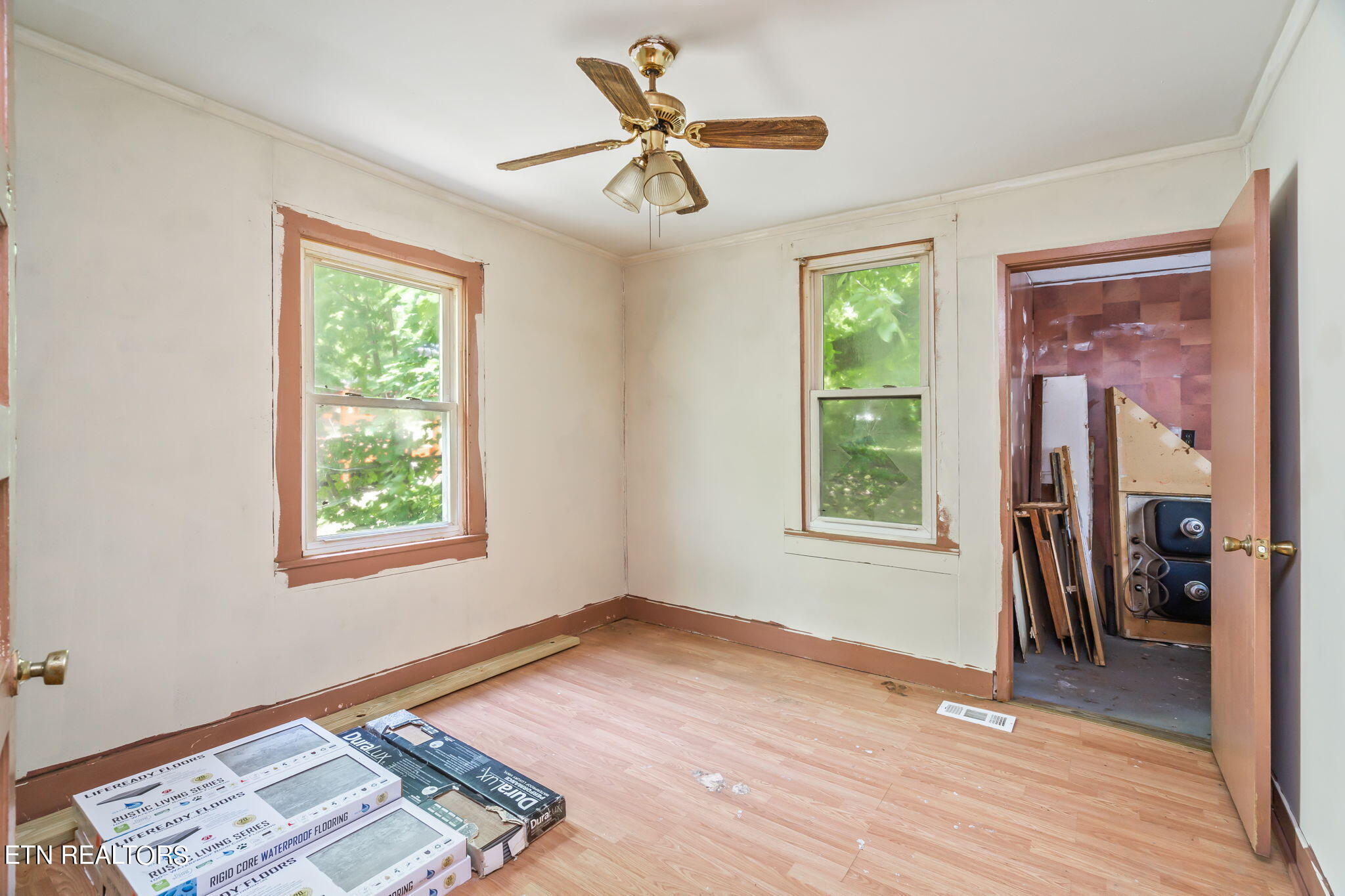 222 W Columbia Avenue Knoxville TN 37917