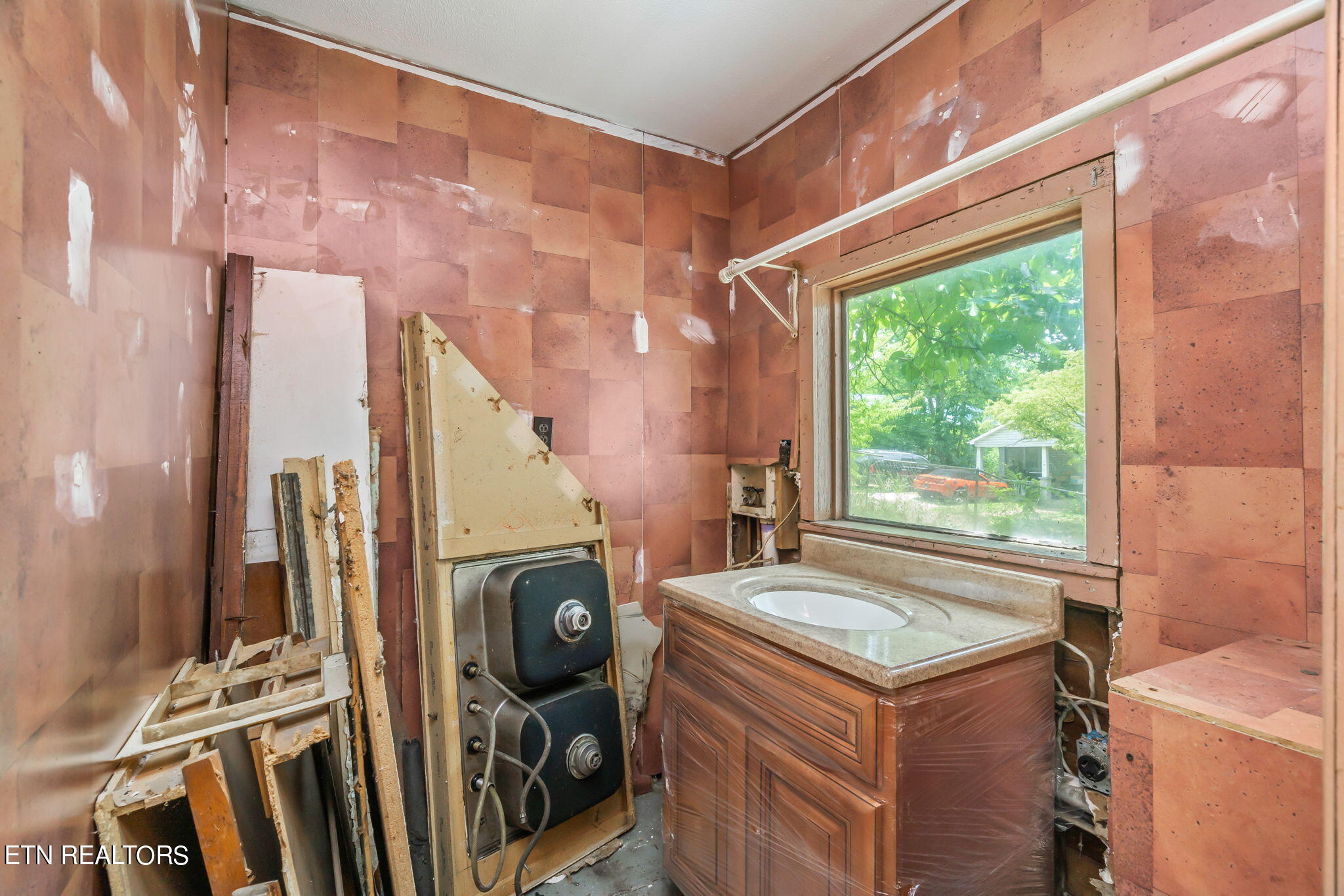 222 W Columbia Avenue Knoxville TN 37917