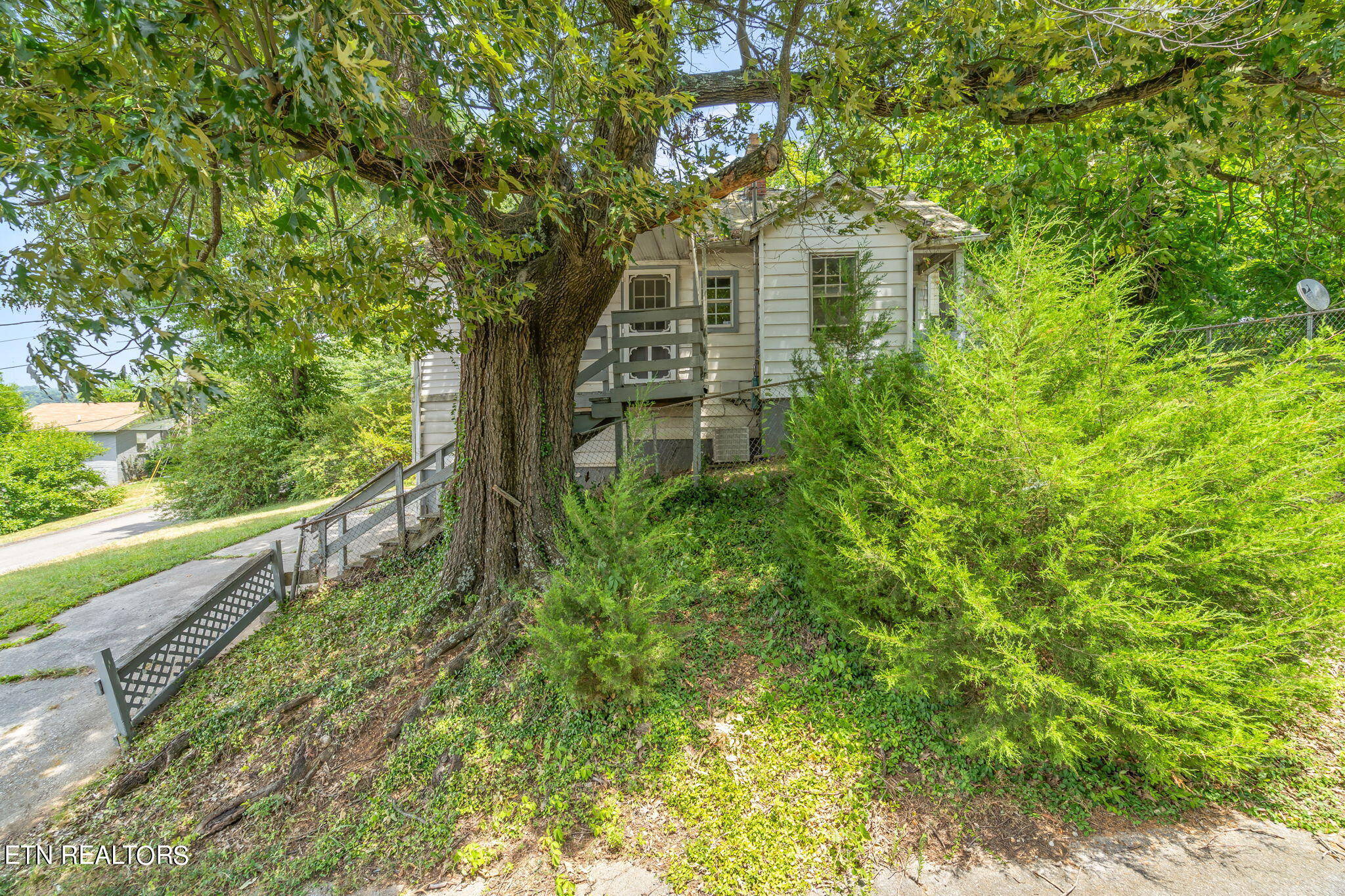 222 W Columbia Avenue Knoxville TN 37917