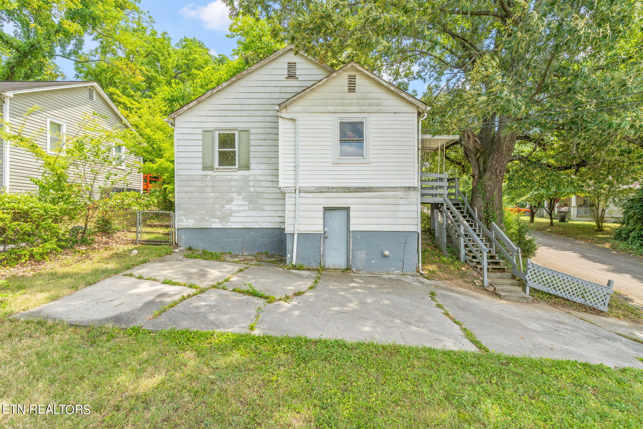 222 W Columbia Avenue Knoxville TN 37917