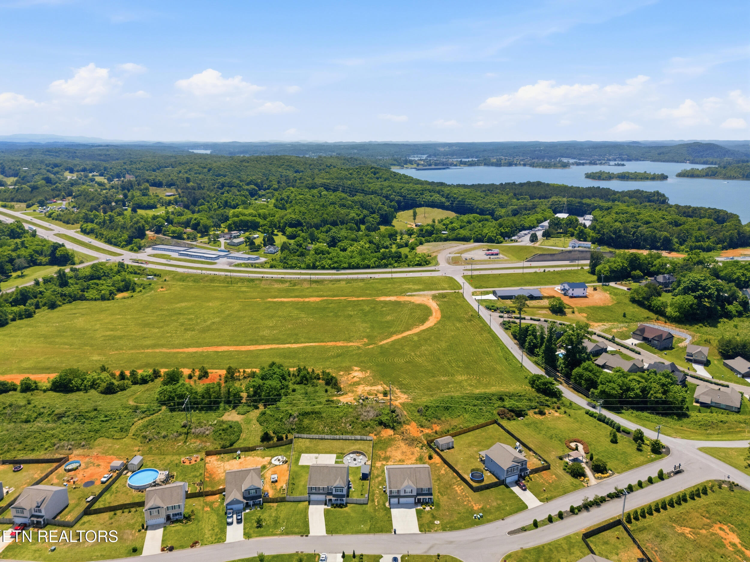 154 Gail Lane Lenoir City TN 37772