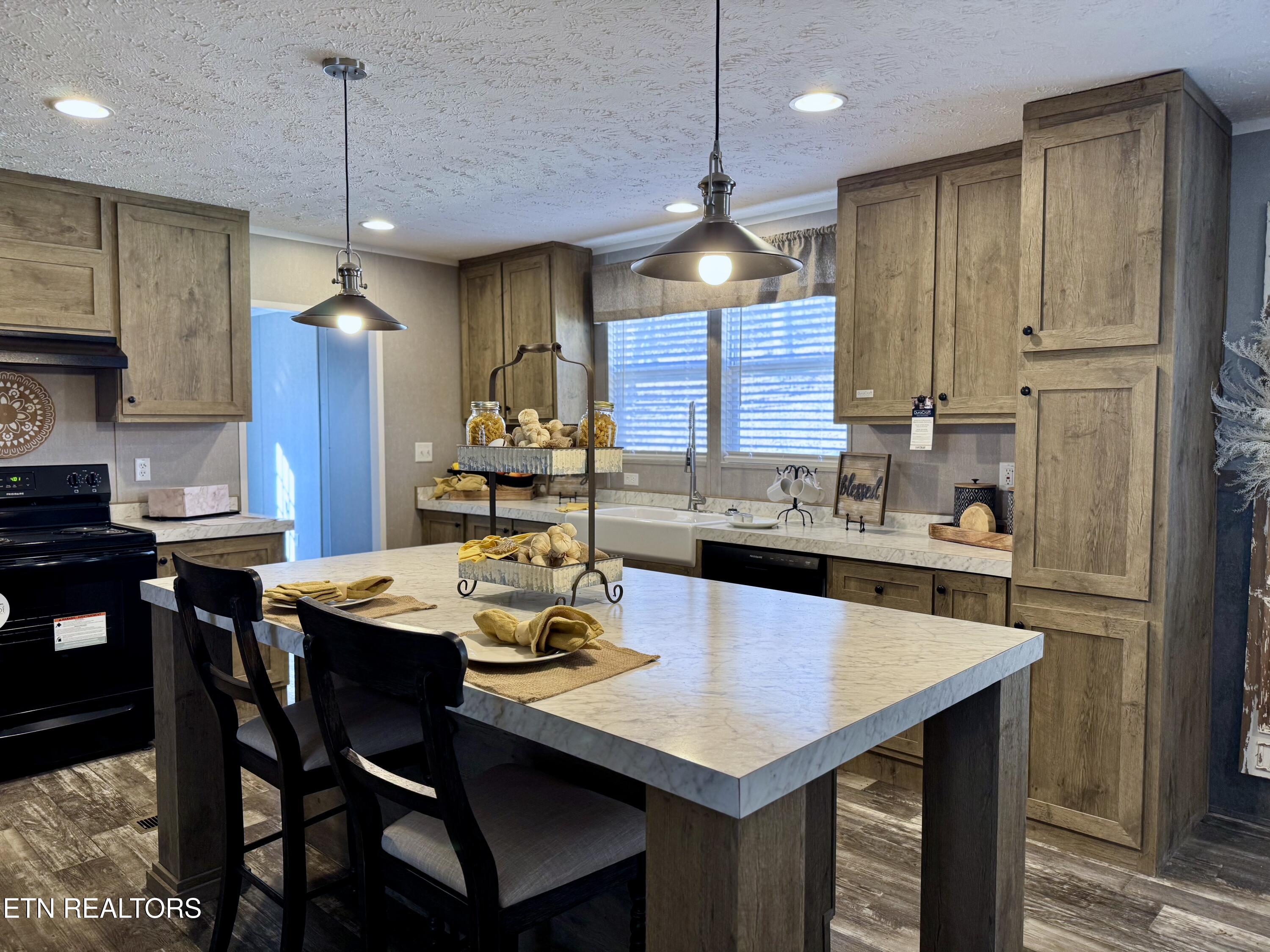 6435 Back Valley Road Evensville TN 37332