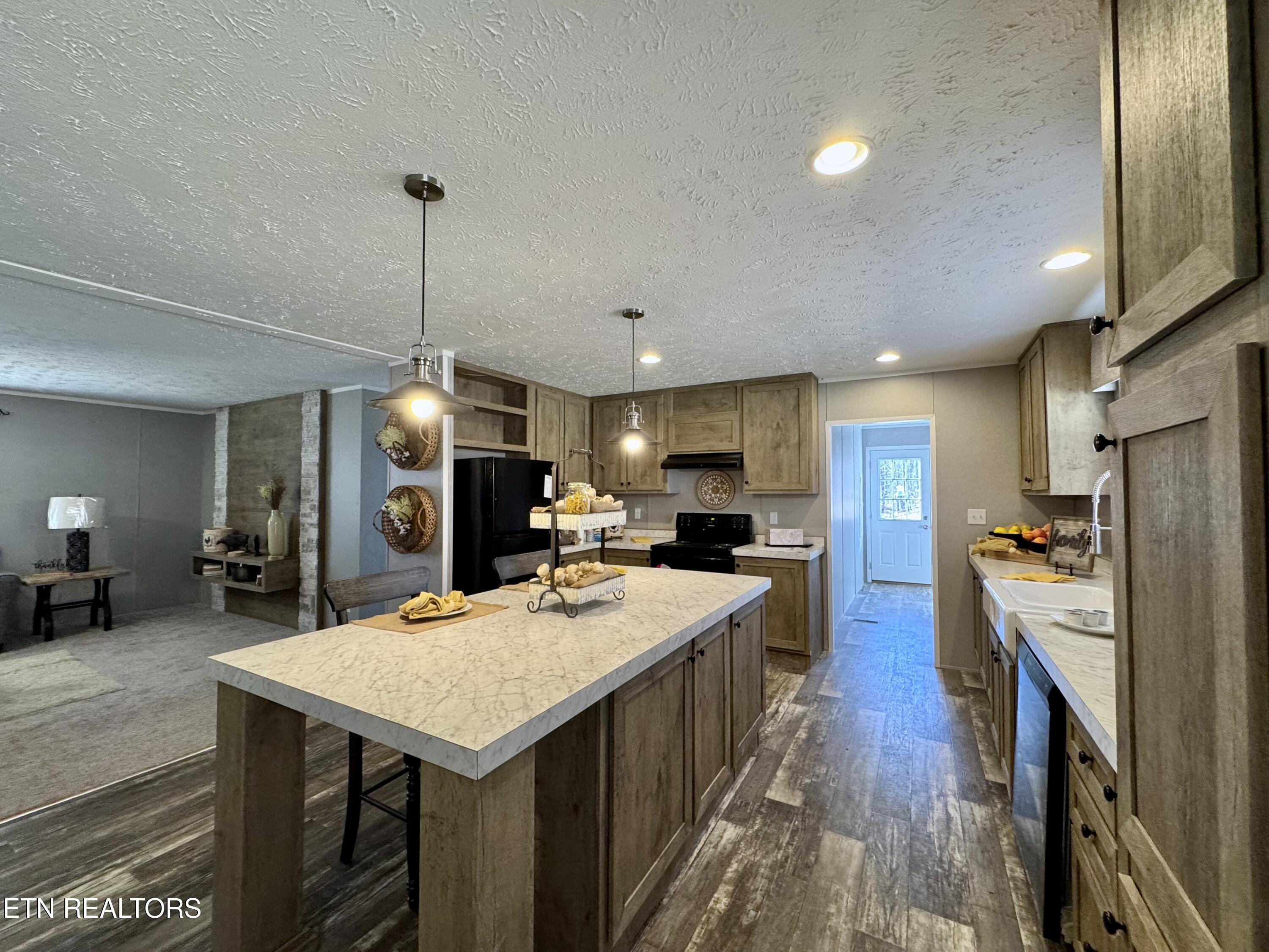6435 Back Valley Road Evensville TN 37332