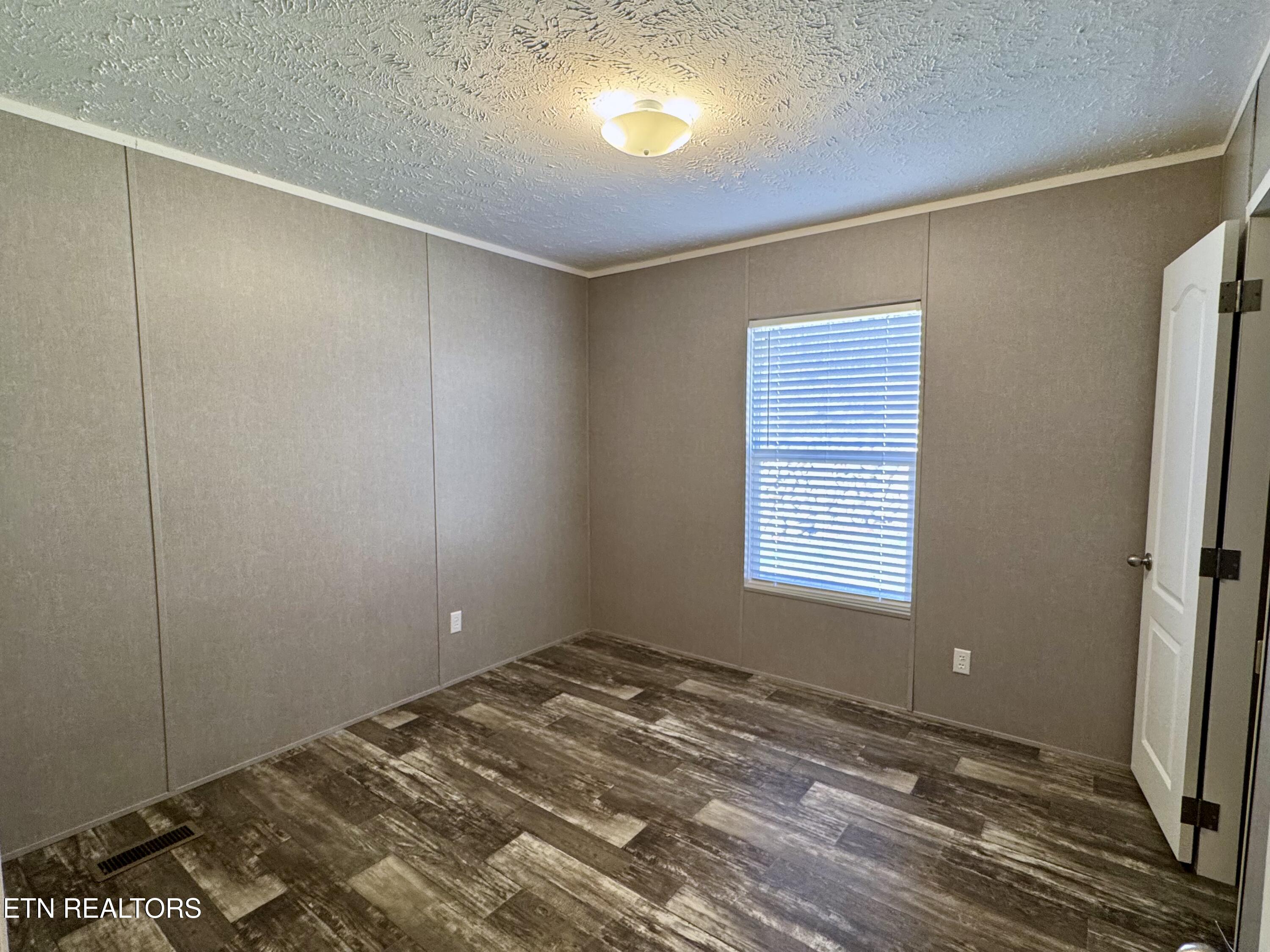 6435 Back Valley Road Evensville TN 37332