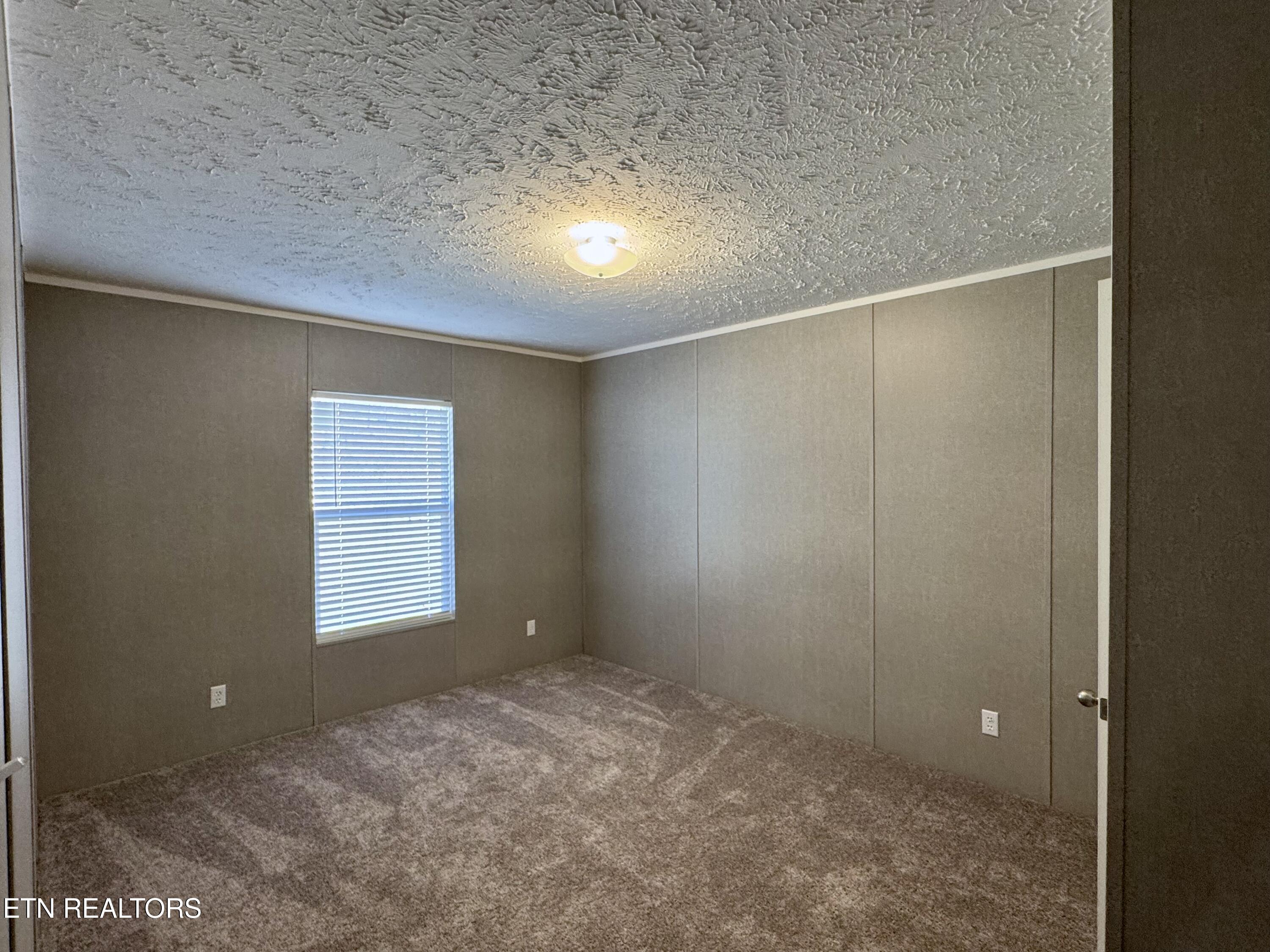 6435 Back Valley Road Evensville TN 37332