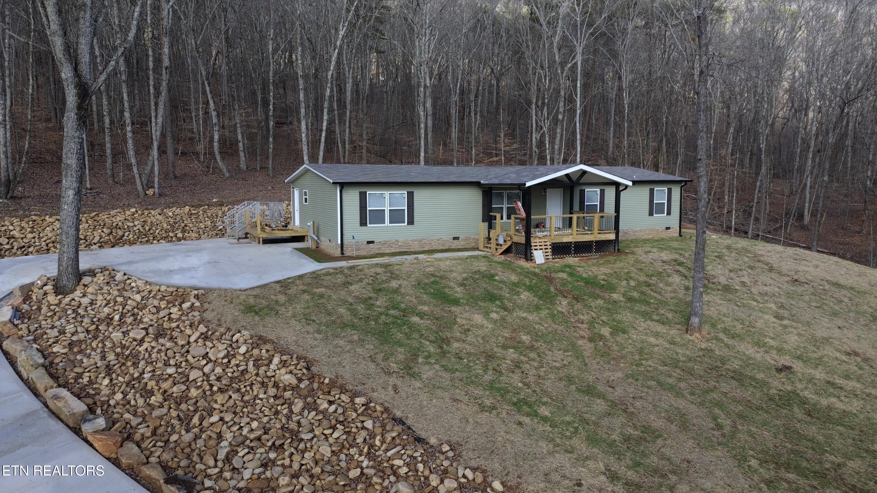 6435 Back Valley Road Evensville TN 37332