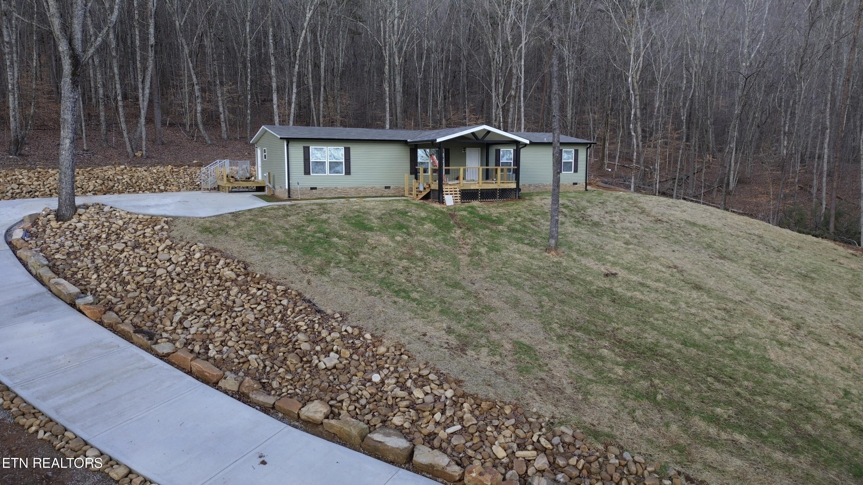 6435 Back Valley Road Evensville TN 37332