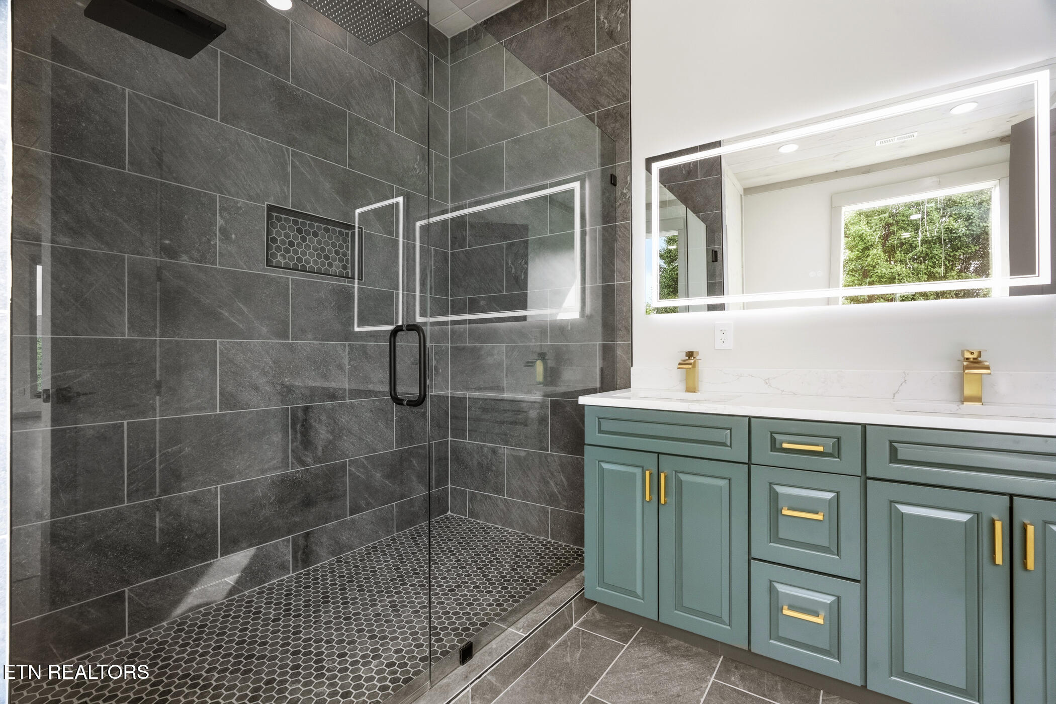 1495 Wendron Moors Drive Sevierville TN 37862