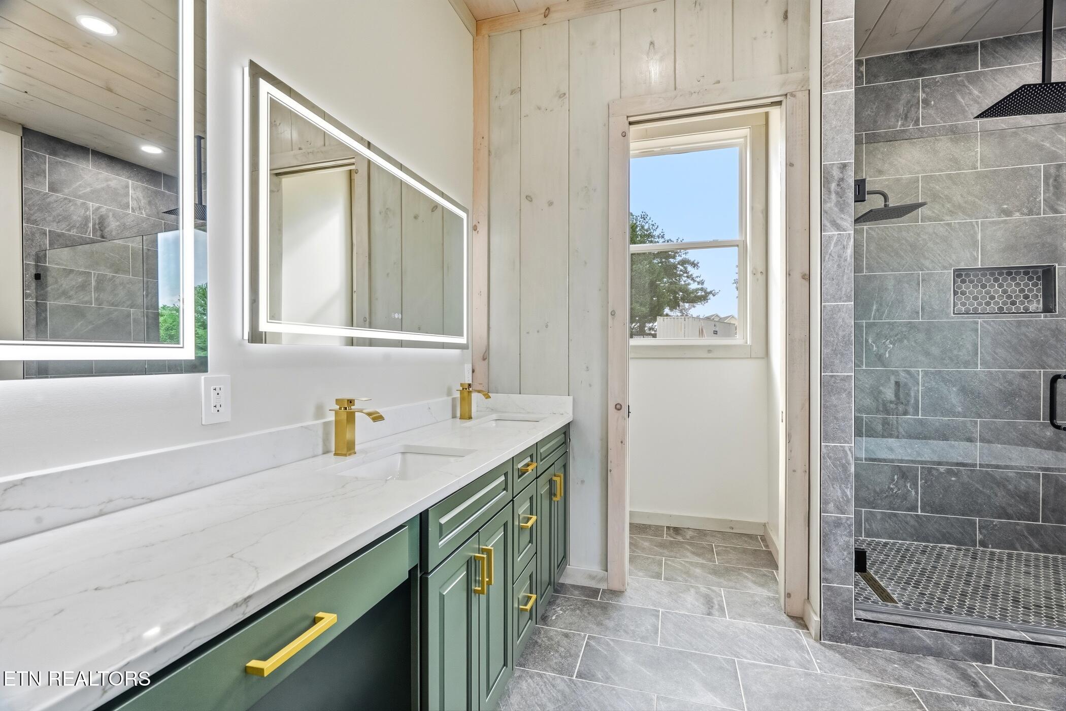1495 Wendron Moors Drive Sevierville TN 37862