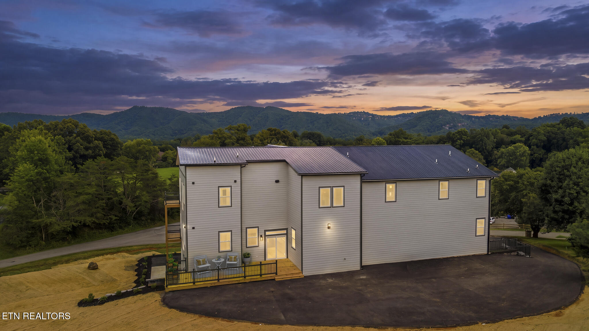 1495 Wendron Moors Drive Sevierville TN 37862