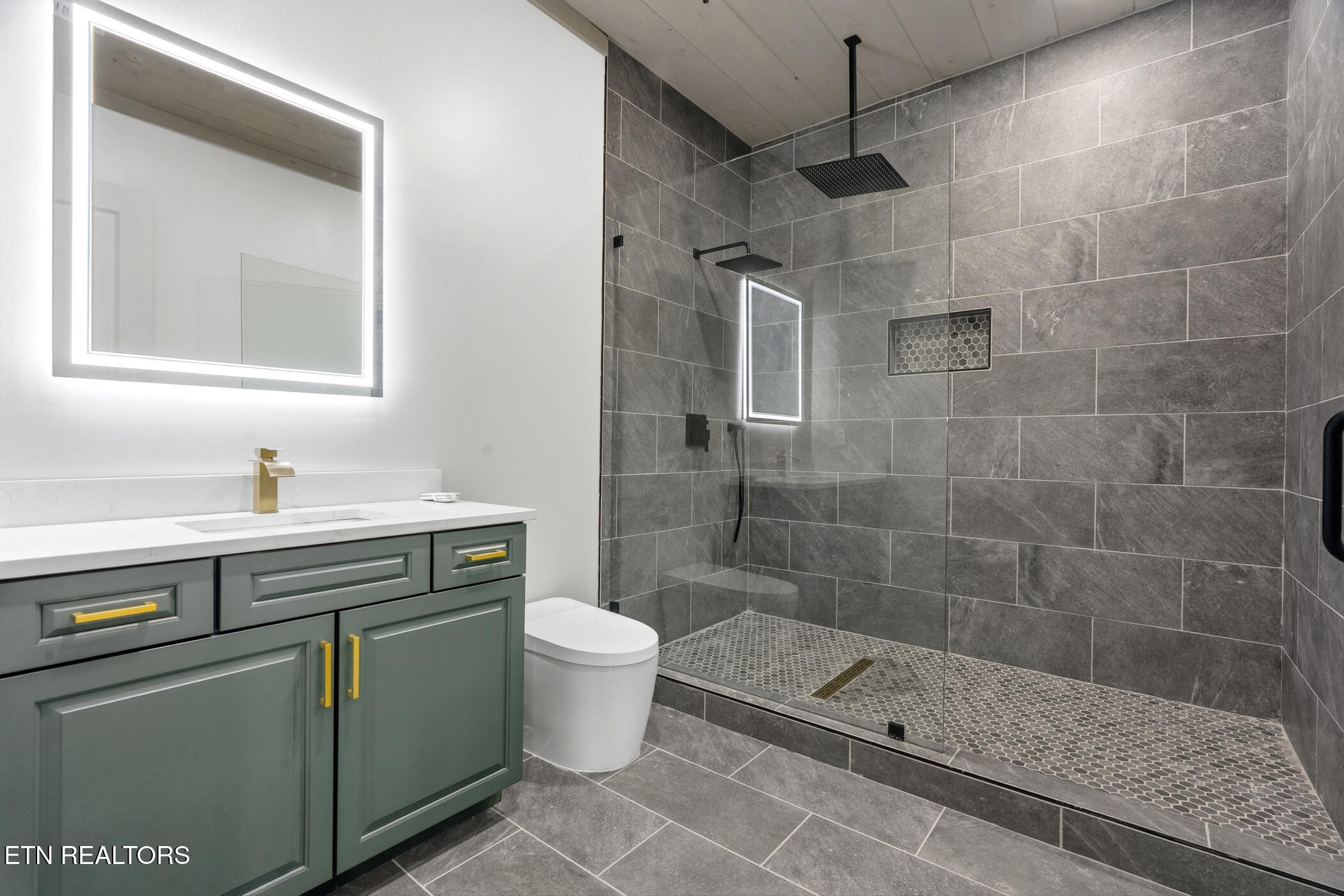 1495 Wendron Moors Drive Sevierville TN 37862