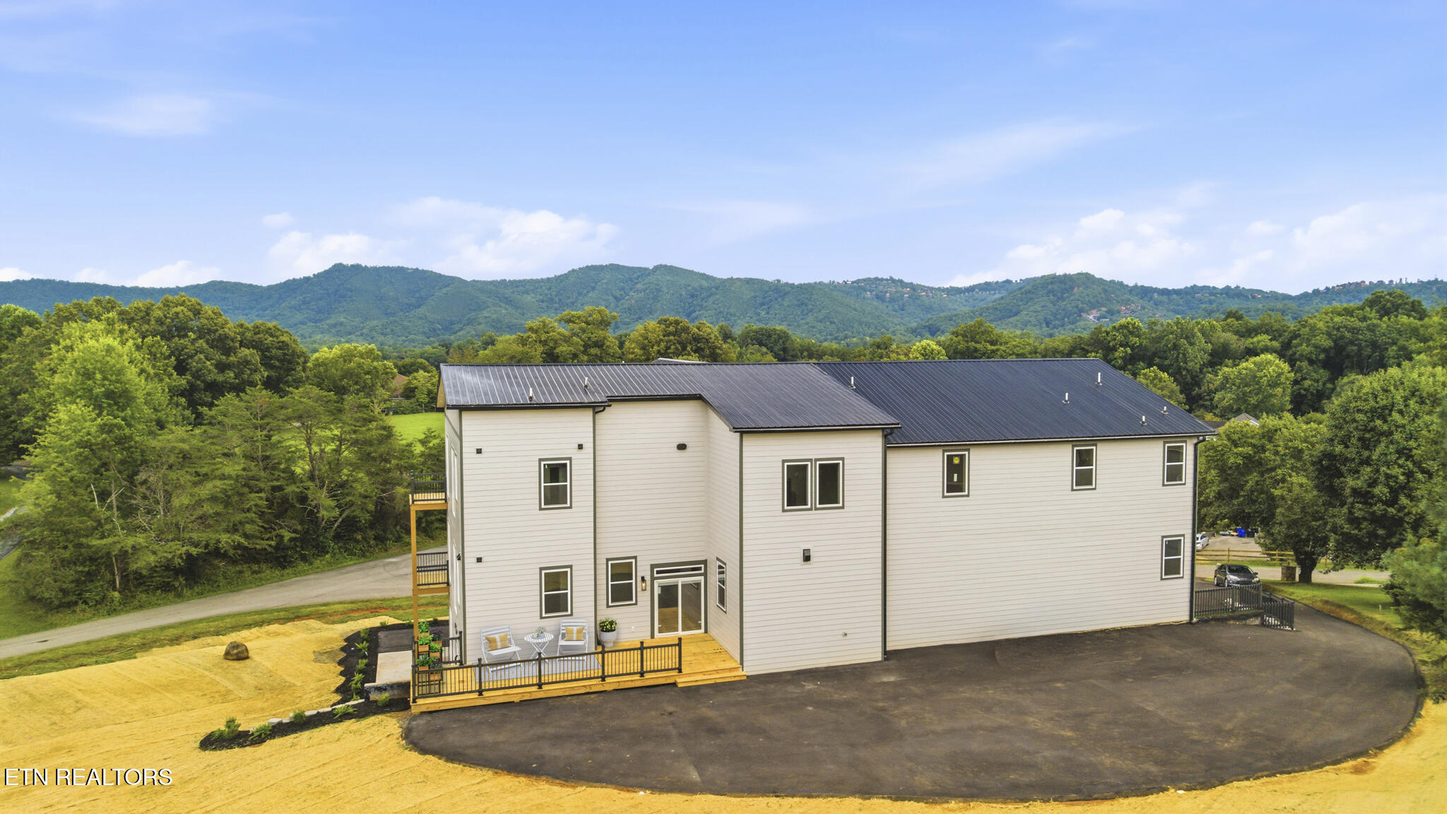 1495 Wendron Moors Drive Sevierville TN 37862