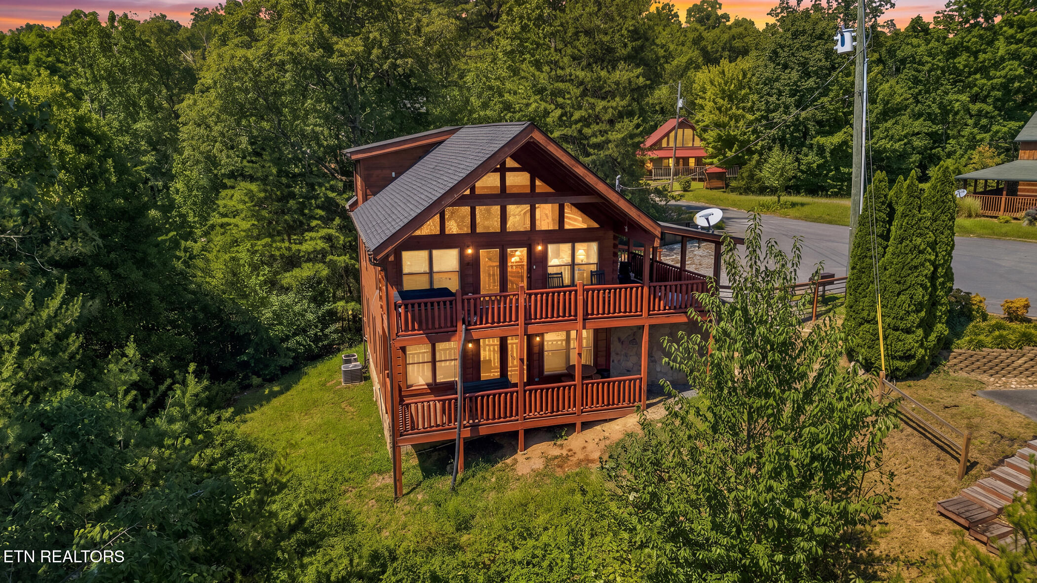 1713 Bear View Road Sevierville TN 37876