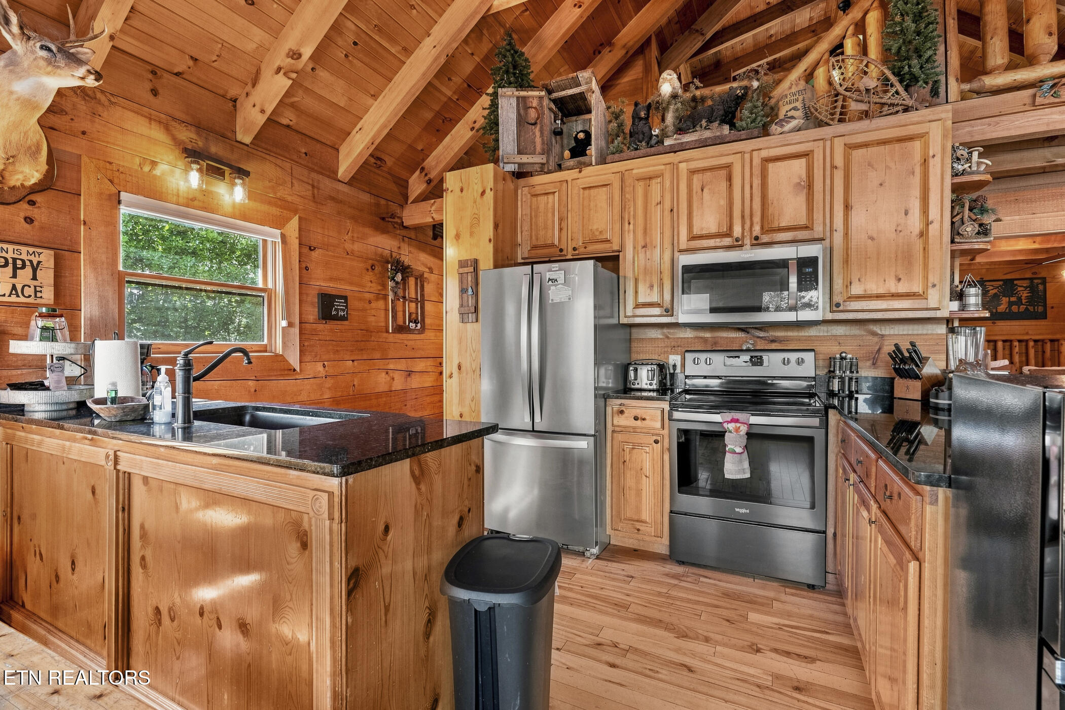 1713 Bear View Road Sevierville TN 37876