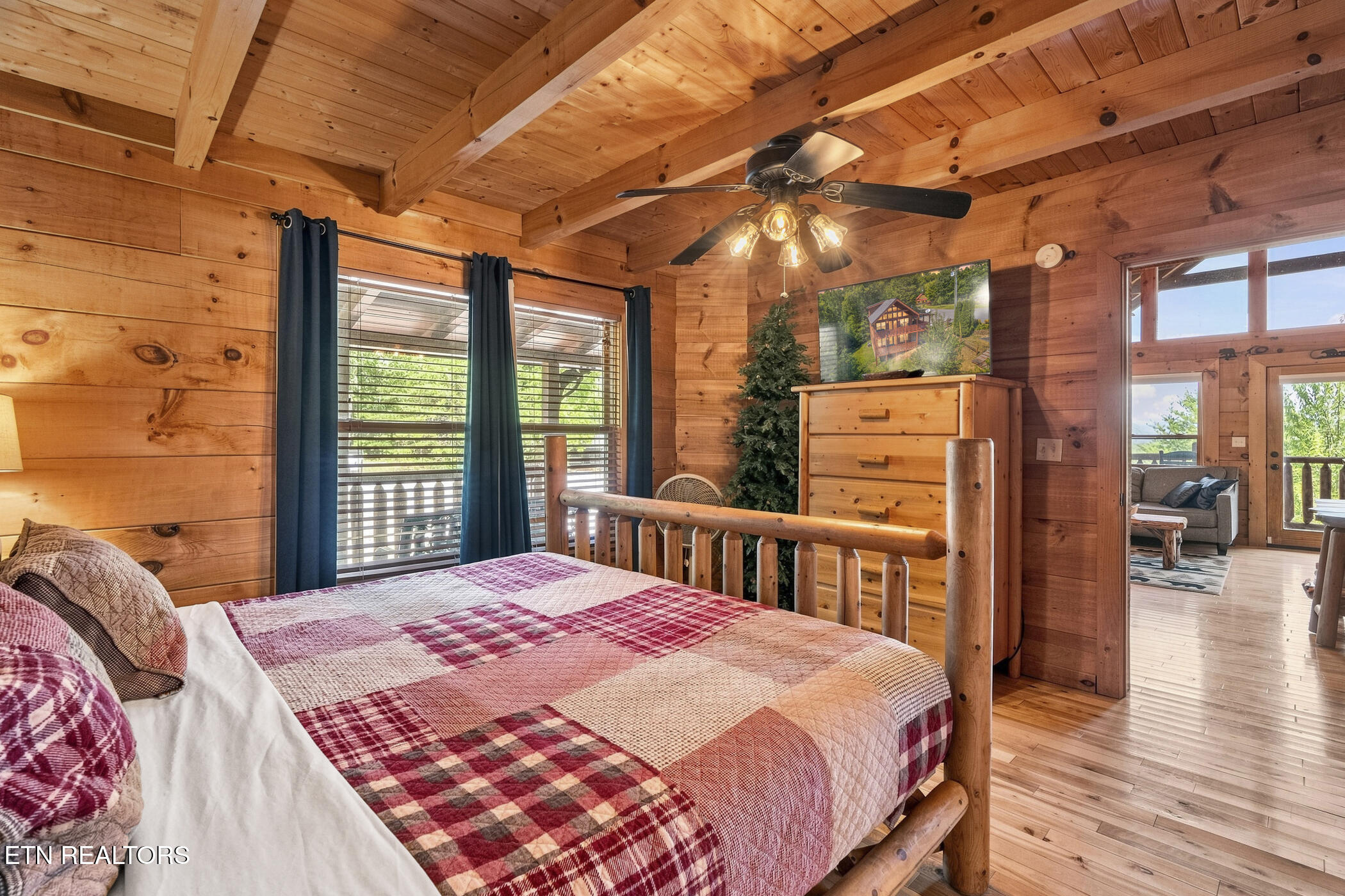 1713 Bear View Road Sevierville TN 37876