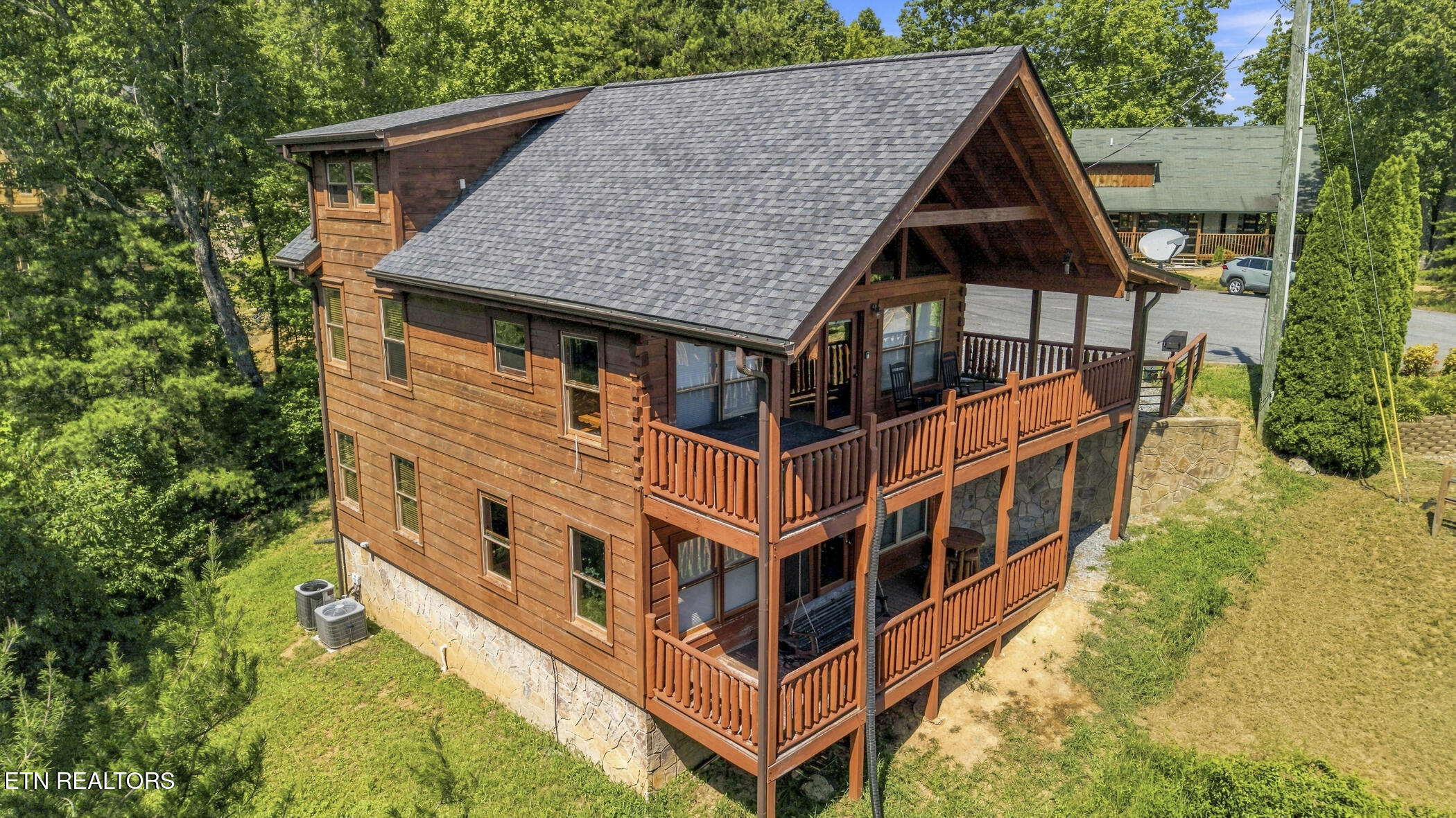 1713 Bear View Road Sevierville TN 37876