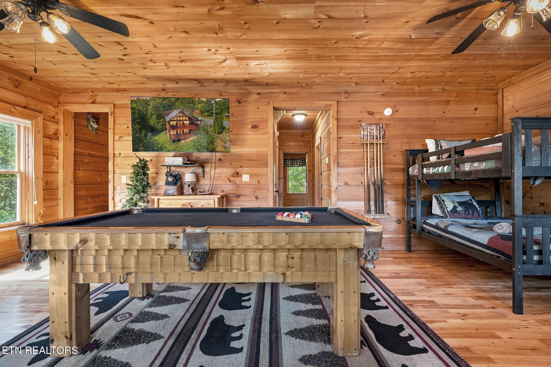 1713 Bear View Road Sevierville TN 37876