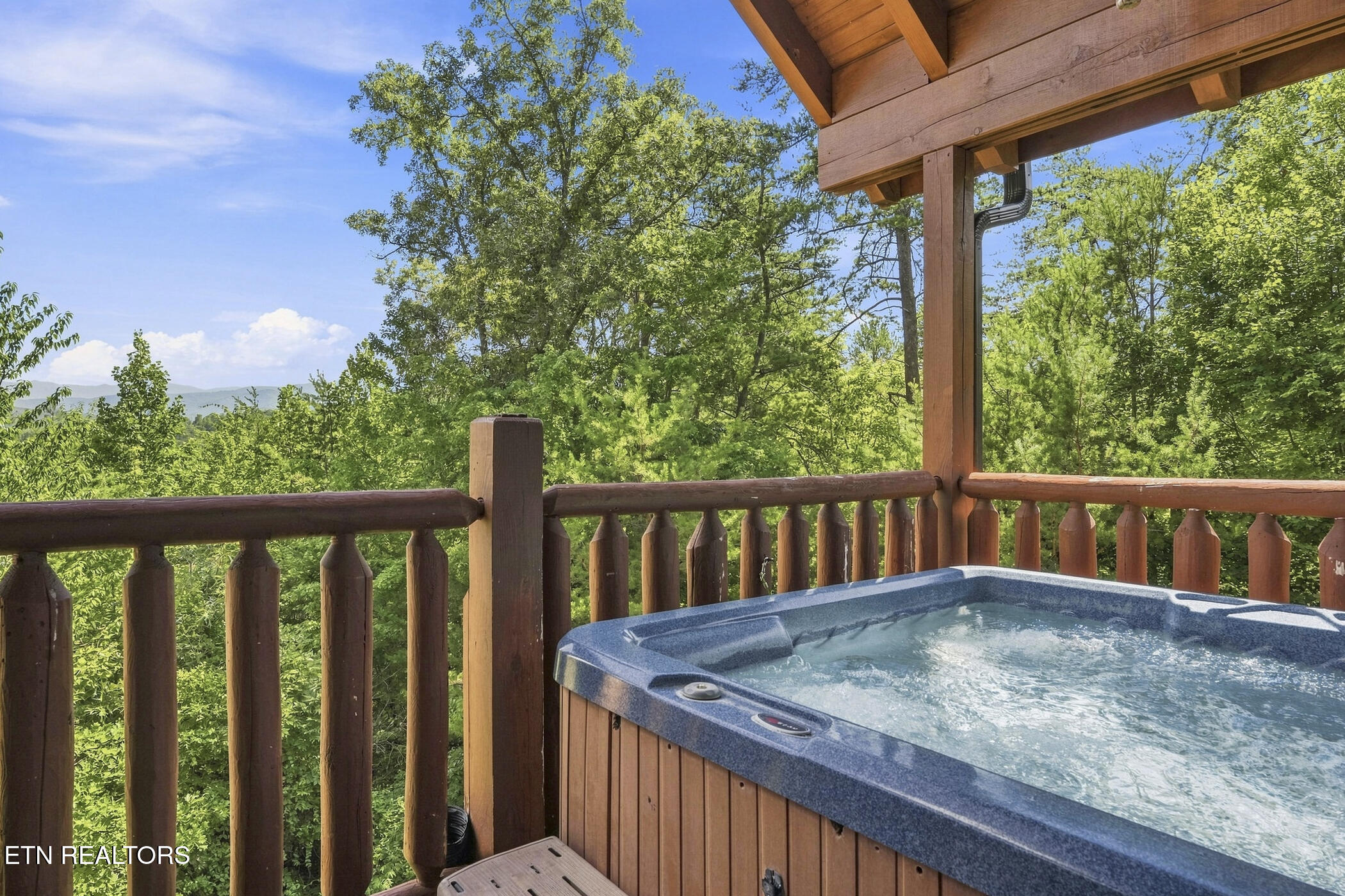 1713 Bear View Road Sevierville TN 37876