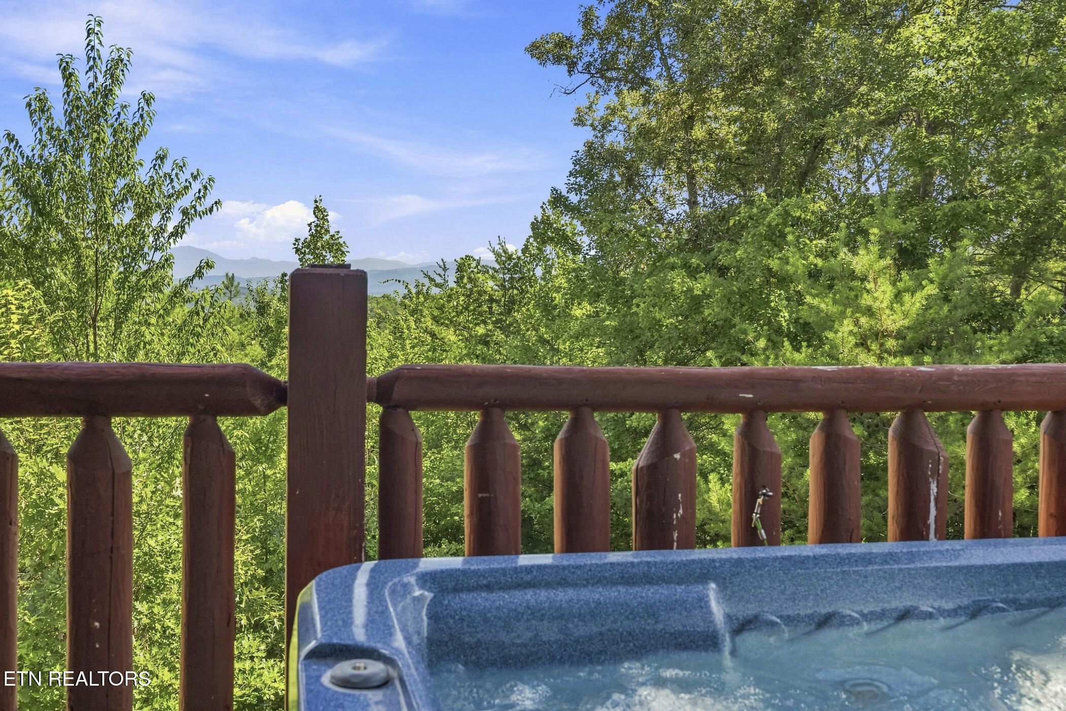 1713 Bear View Road Sevierville TN 37876