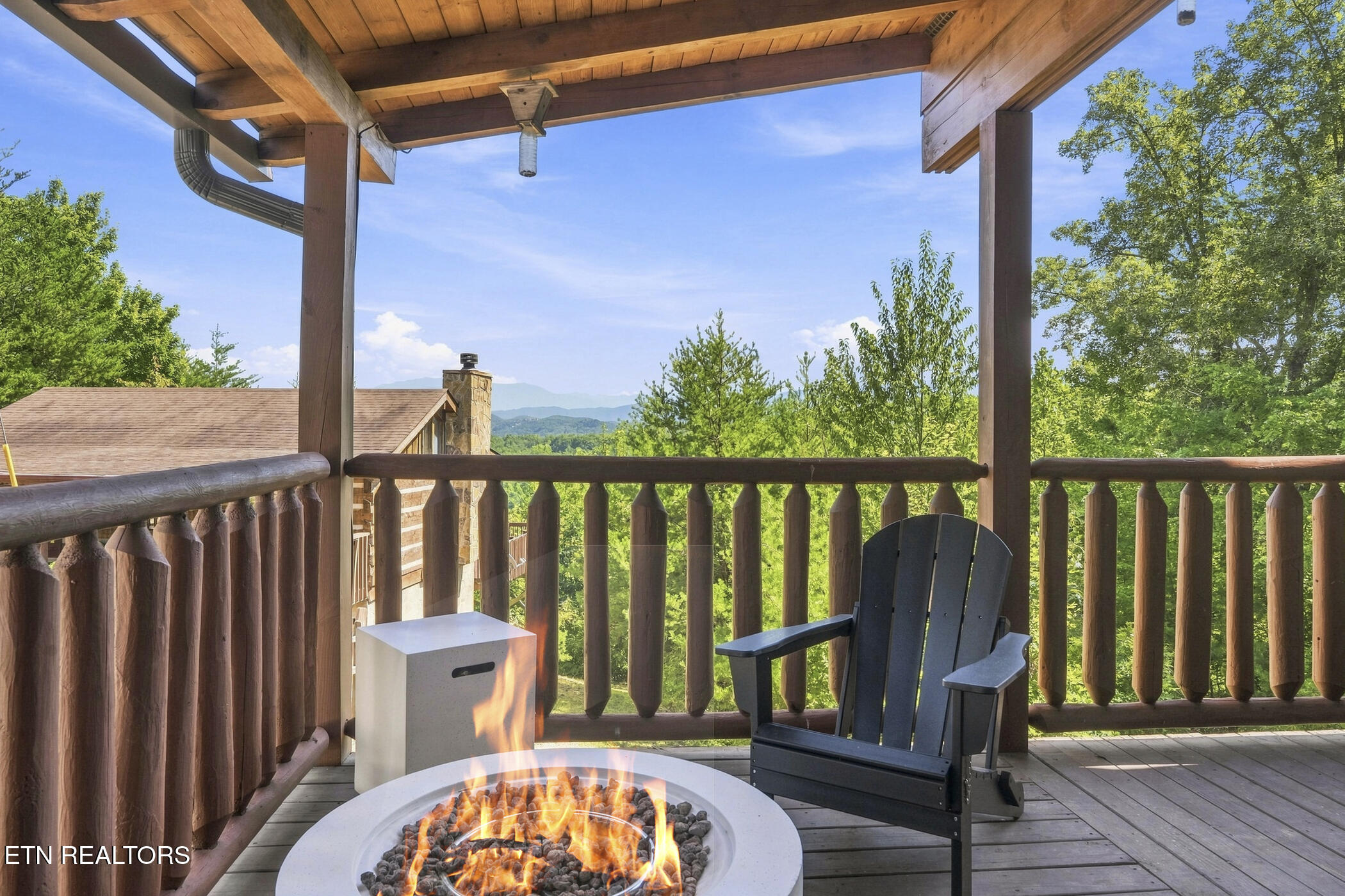 1713 Bear View Road Sevierville TN 37876