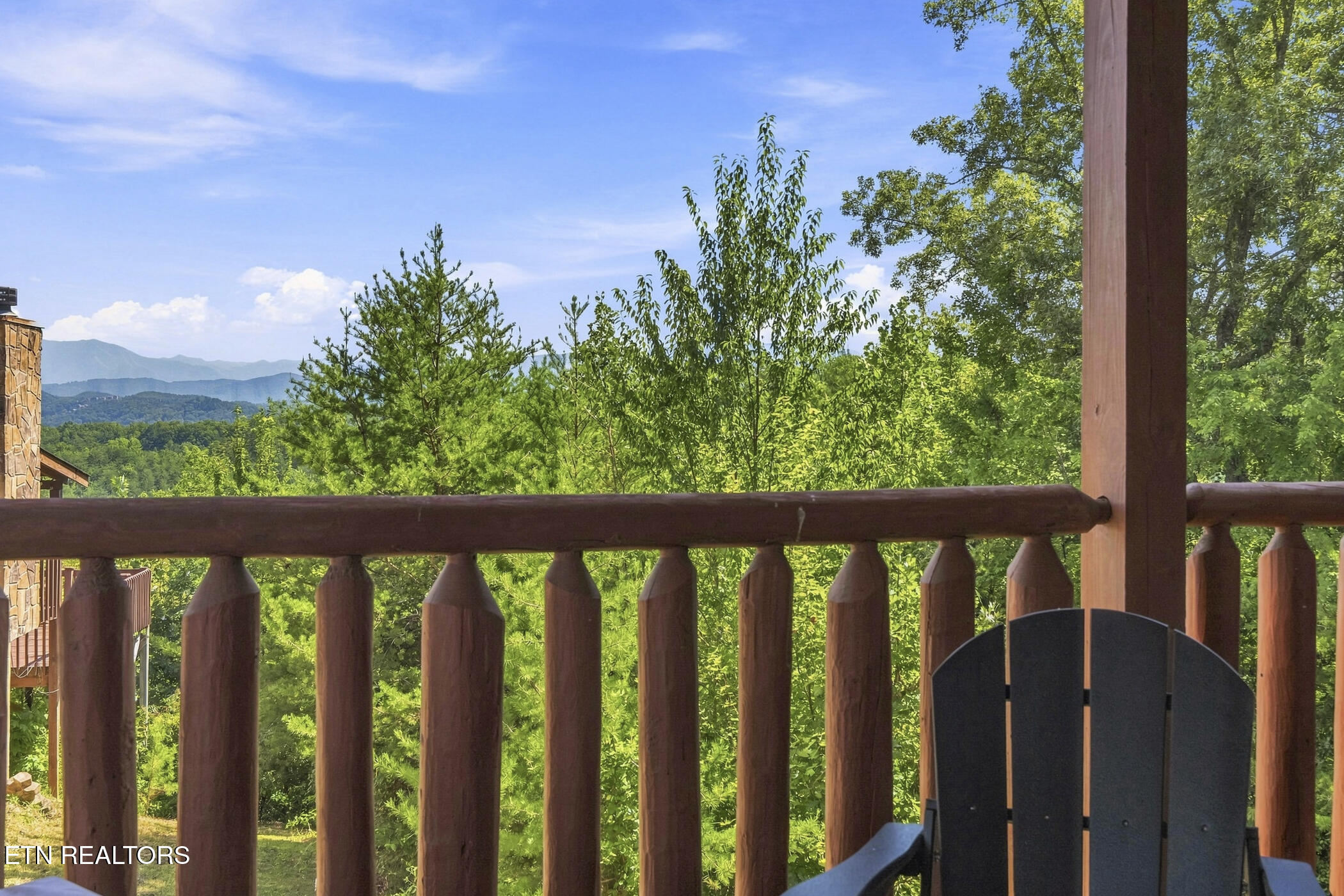 1713 Bear View Road Sevierville TN 37876