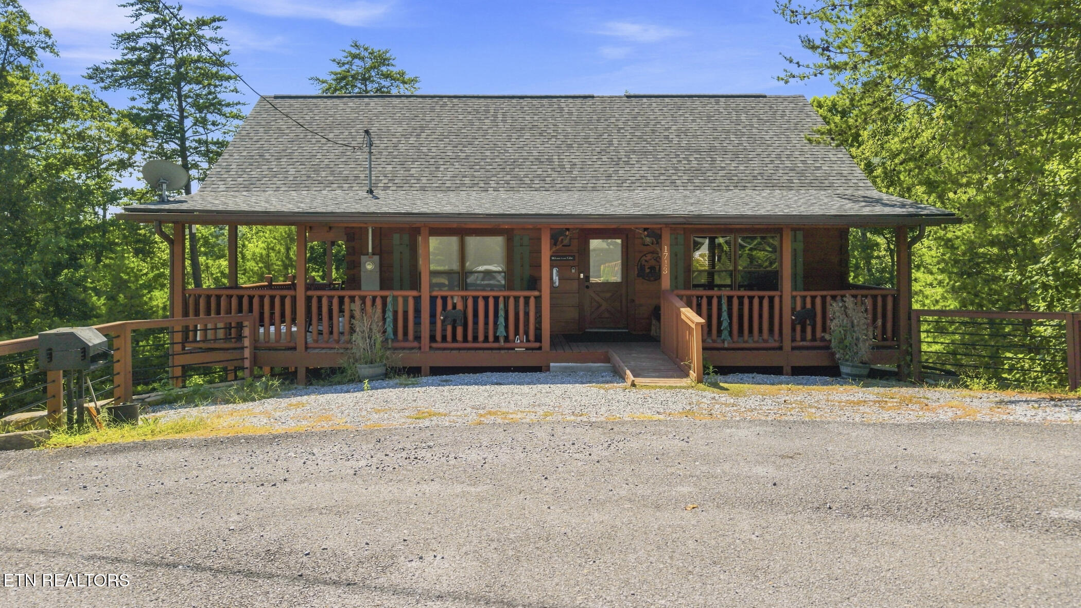 1713 Bear View Road Sevierville TN 37876