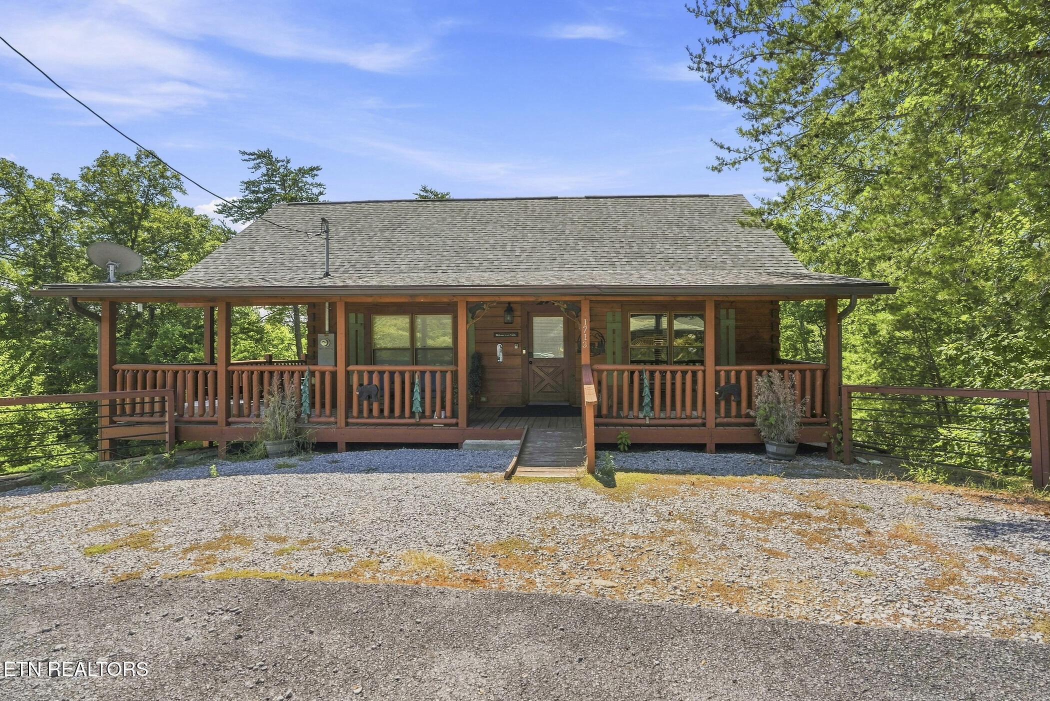 1713 Bear View Road Sevierville TN 37876