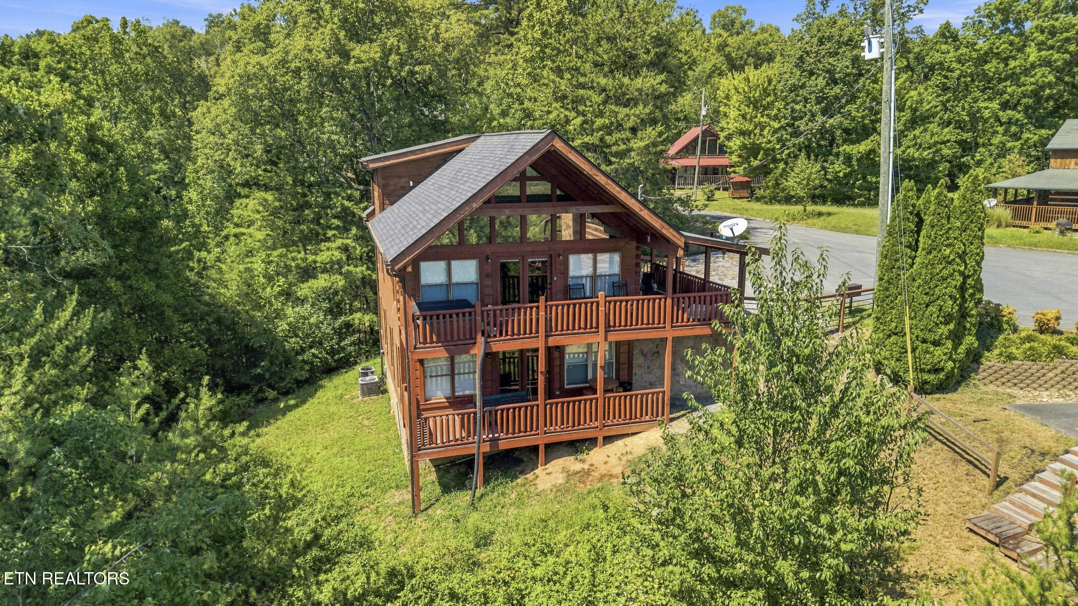 1713 Bear View Road Sevierville TN 37876