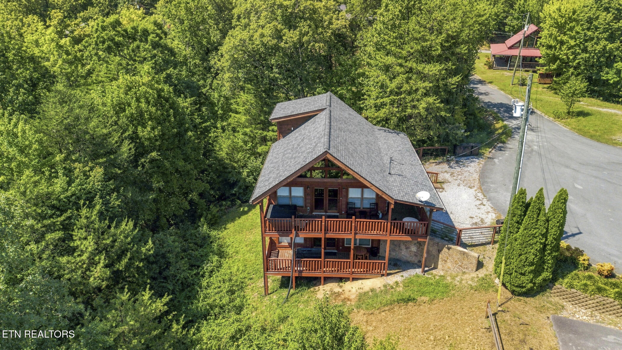 1713 Bear View Road Sevierville TN 37876