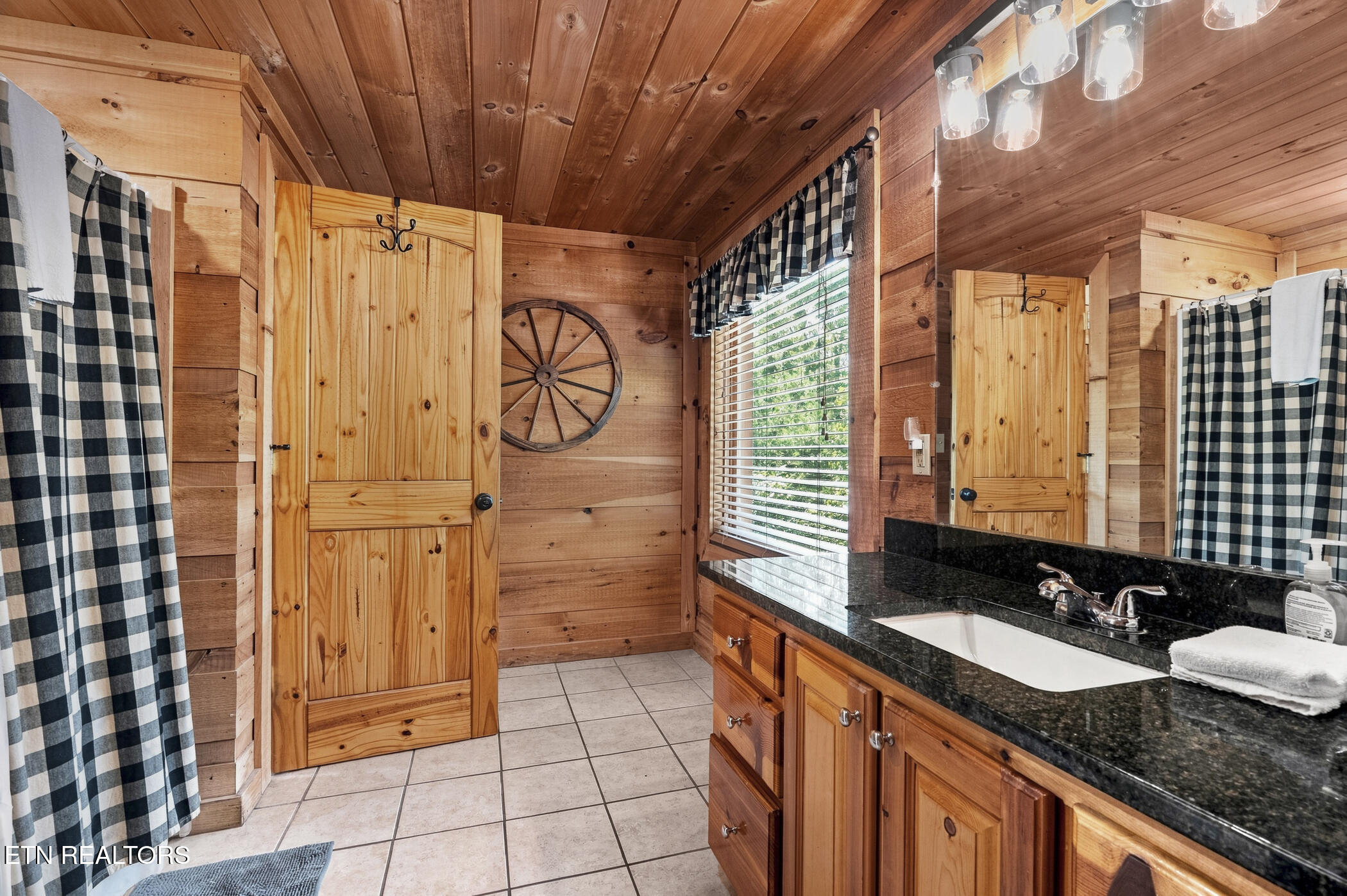 1713 Bear View Road Sevierville TN 37876