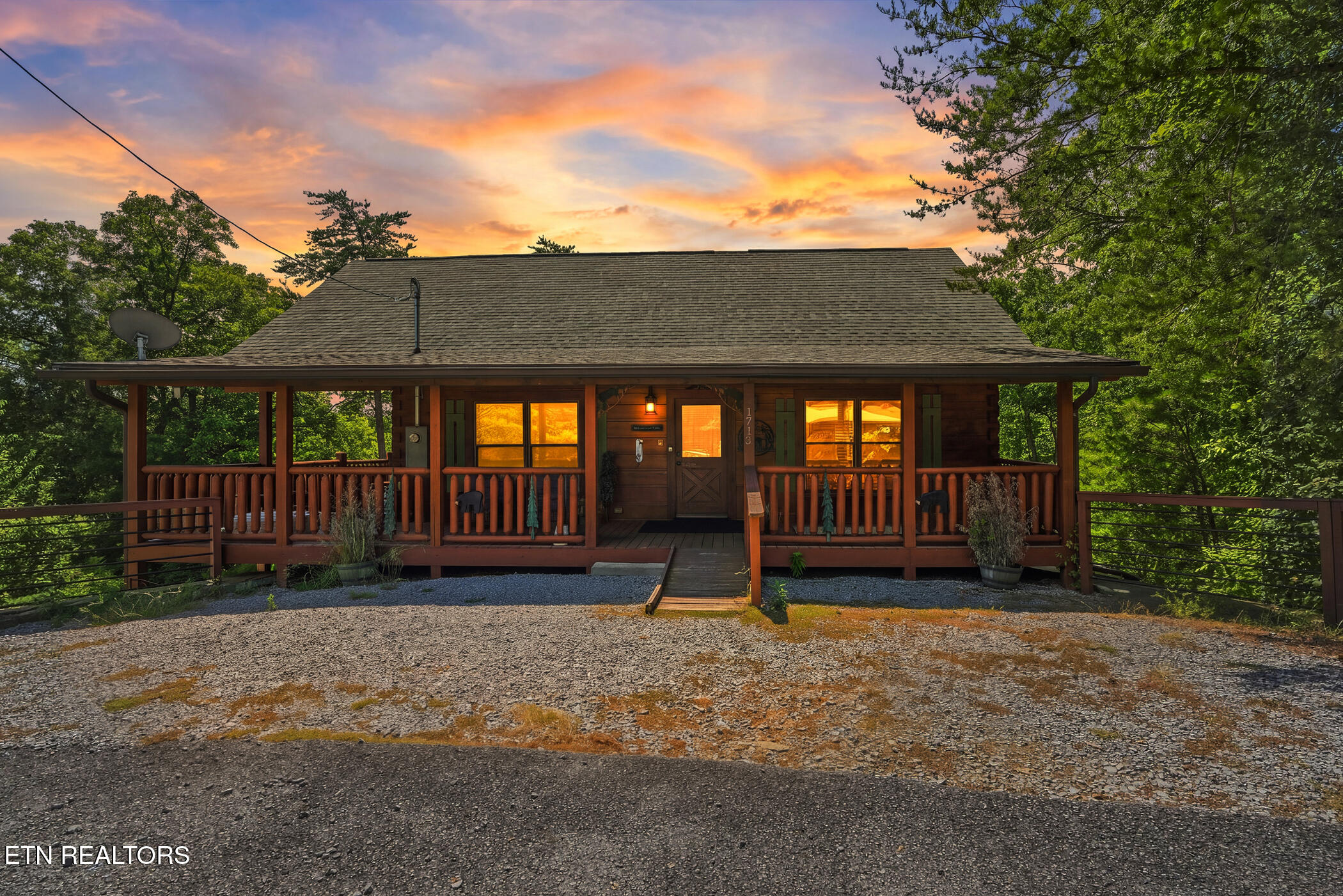 1713 Bear View Road Sevierville TN 37876