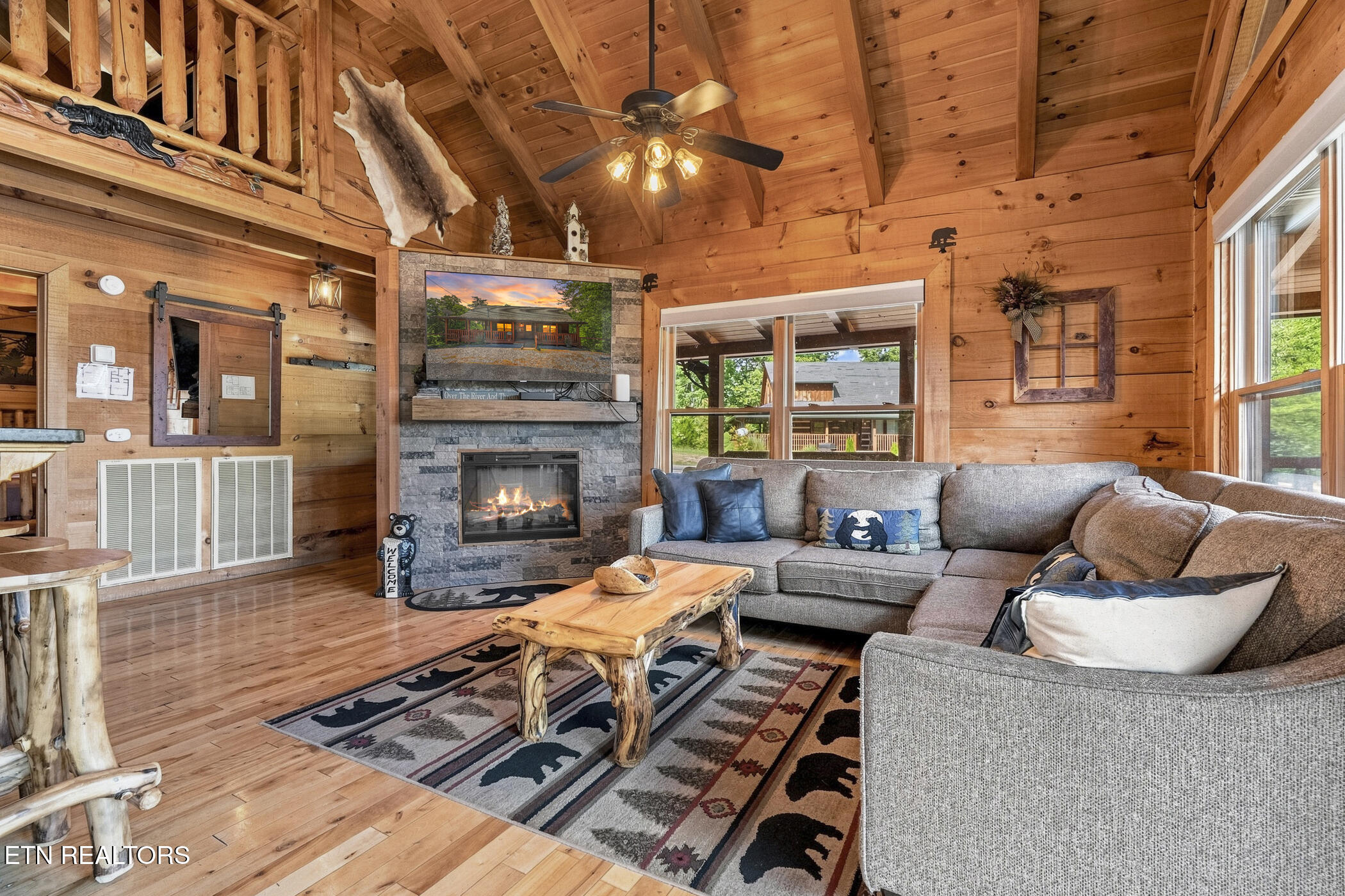 1713 Bear View Road Sevierville TN 37876