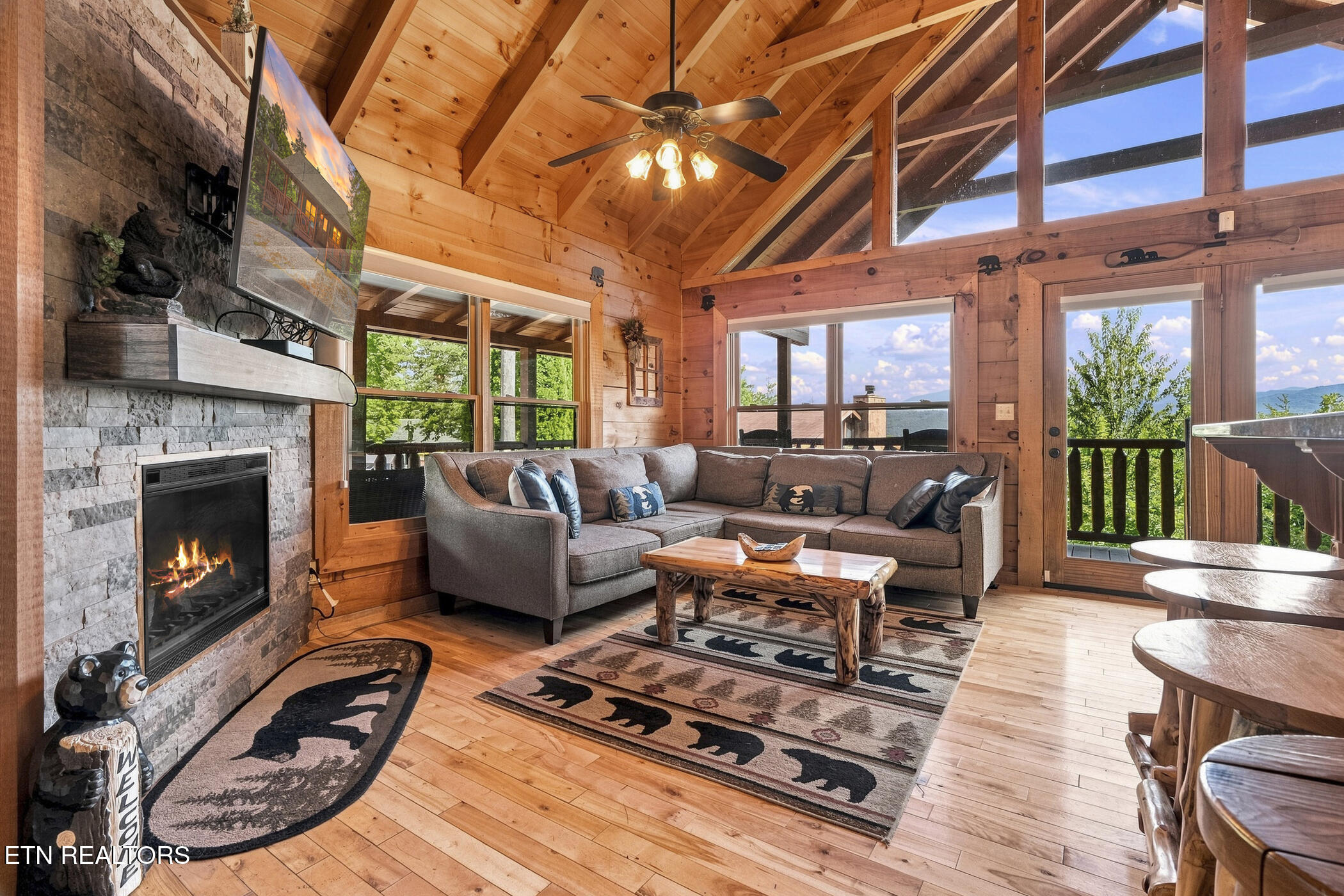 1713 Bear View Road Sevierville TN 37876