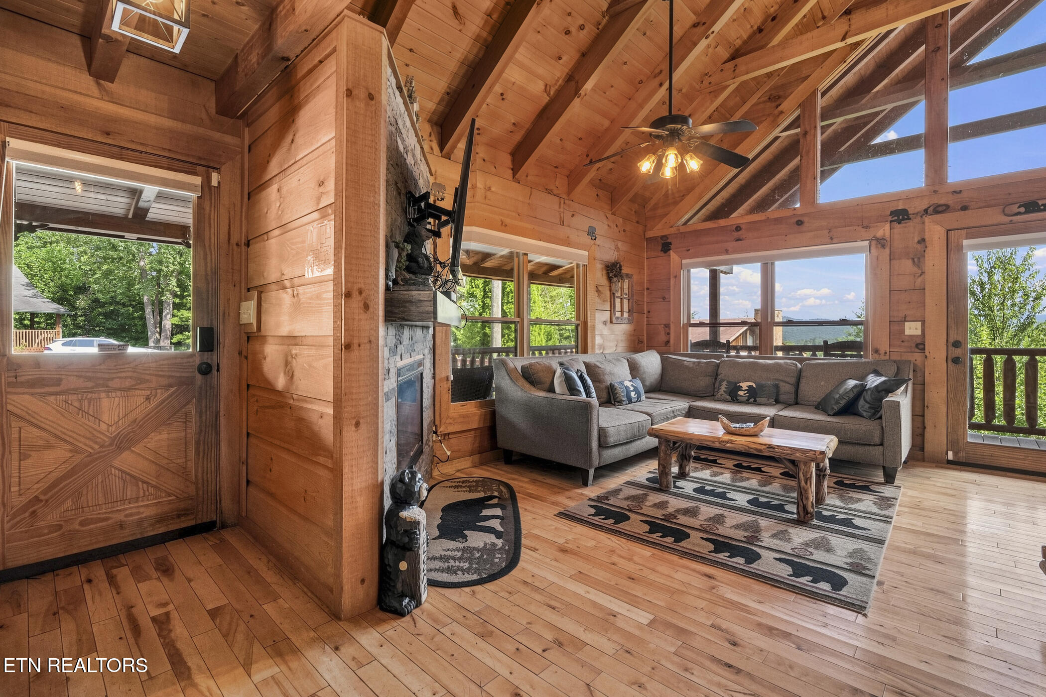 1713 Bear View Road Sevierville TN 37876