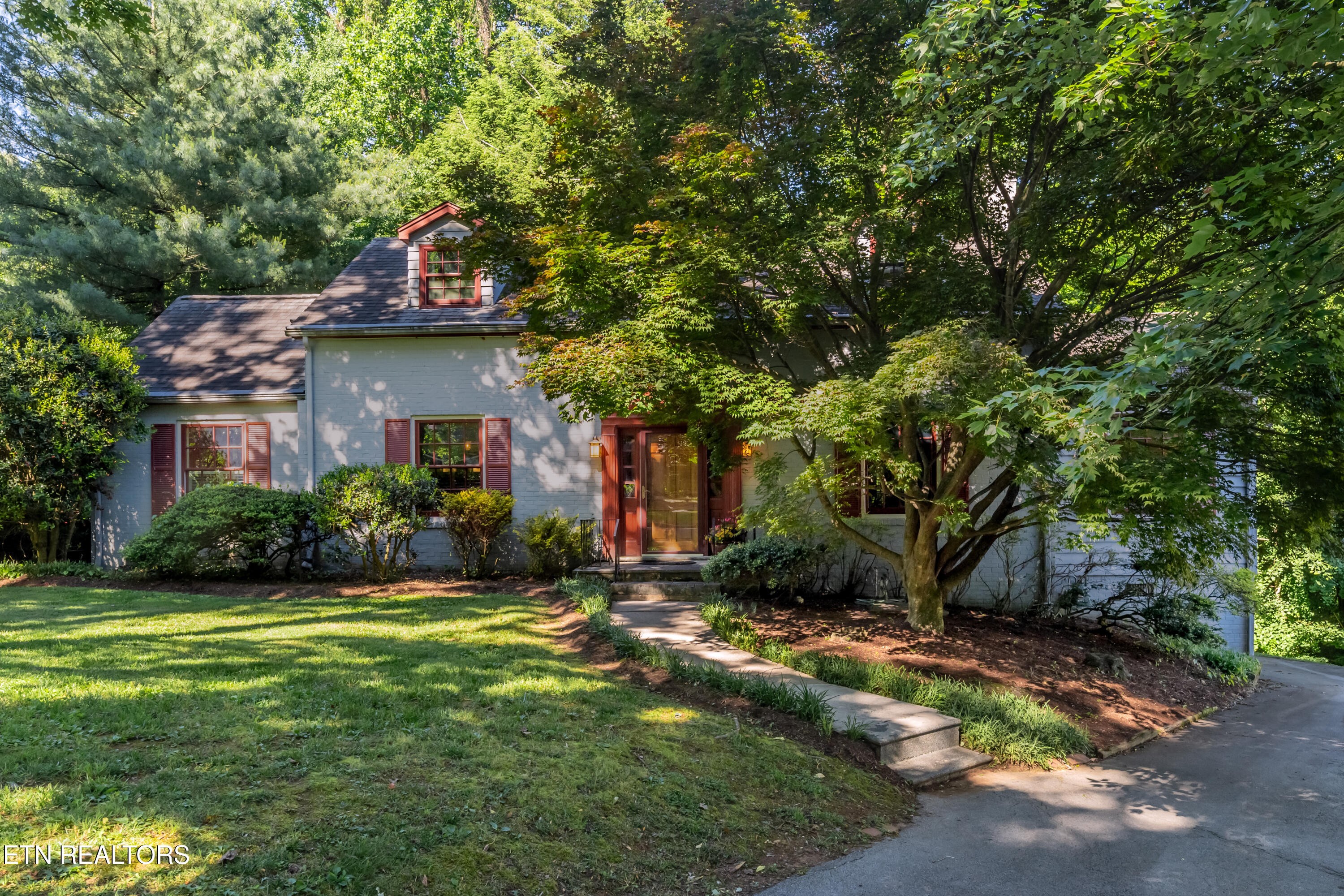 309 Kingston Court Knoxville TN 37919
