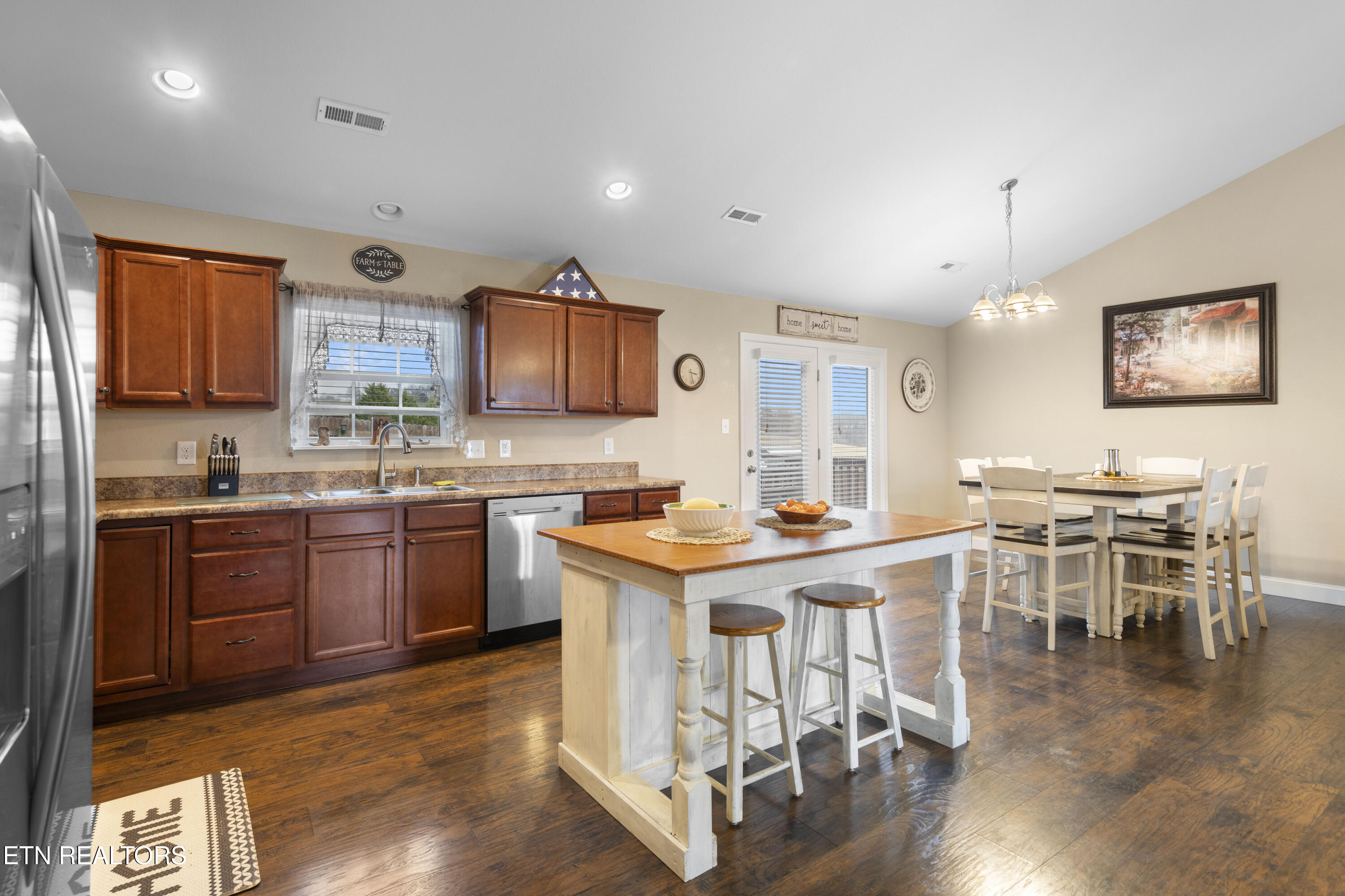 5433 Old Niles Ferry Road Maryville TN 37801