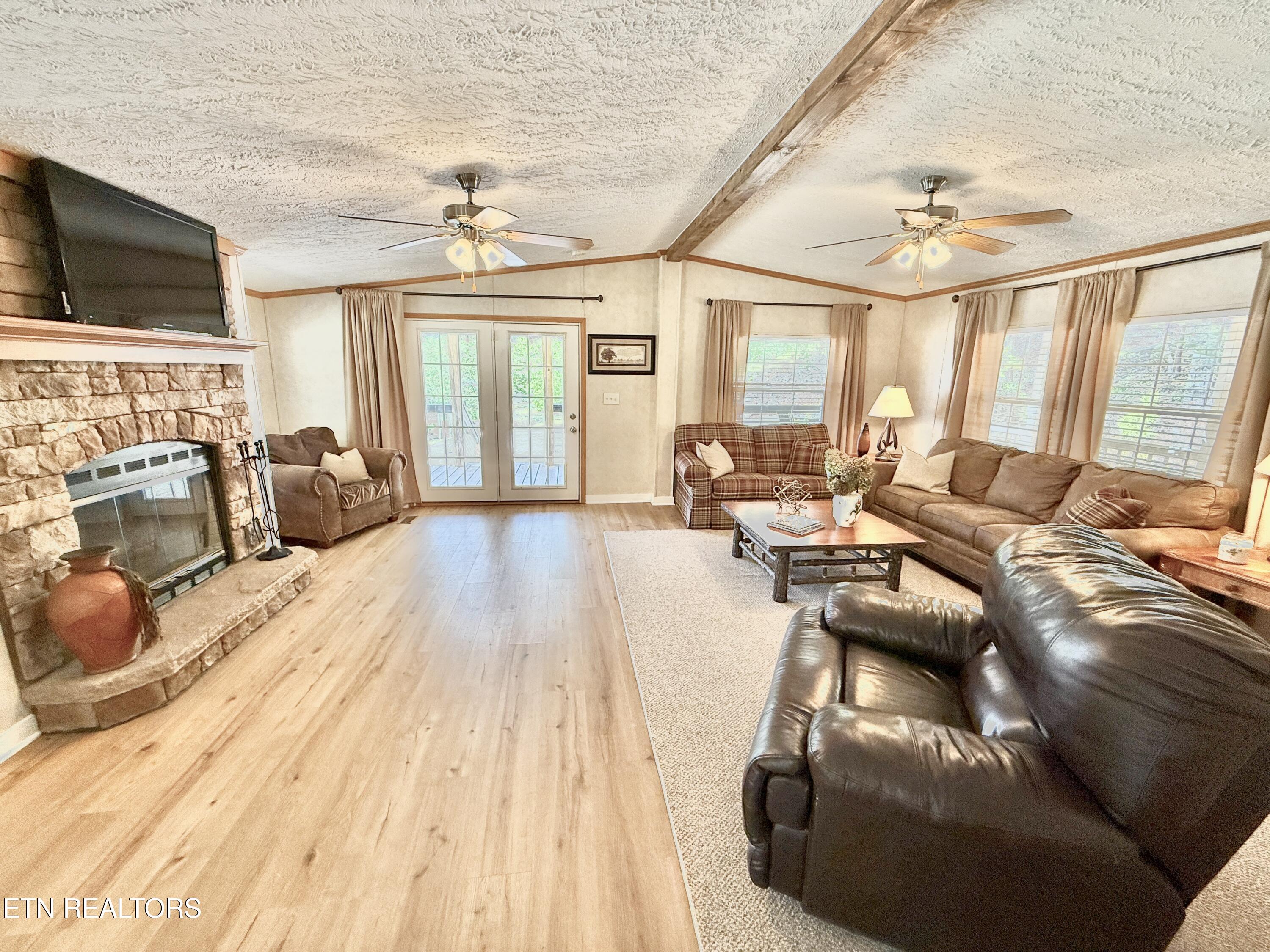 1059 Dean Circle Dandridge TN 37725