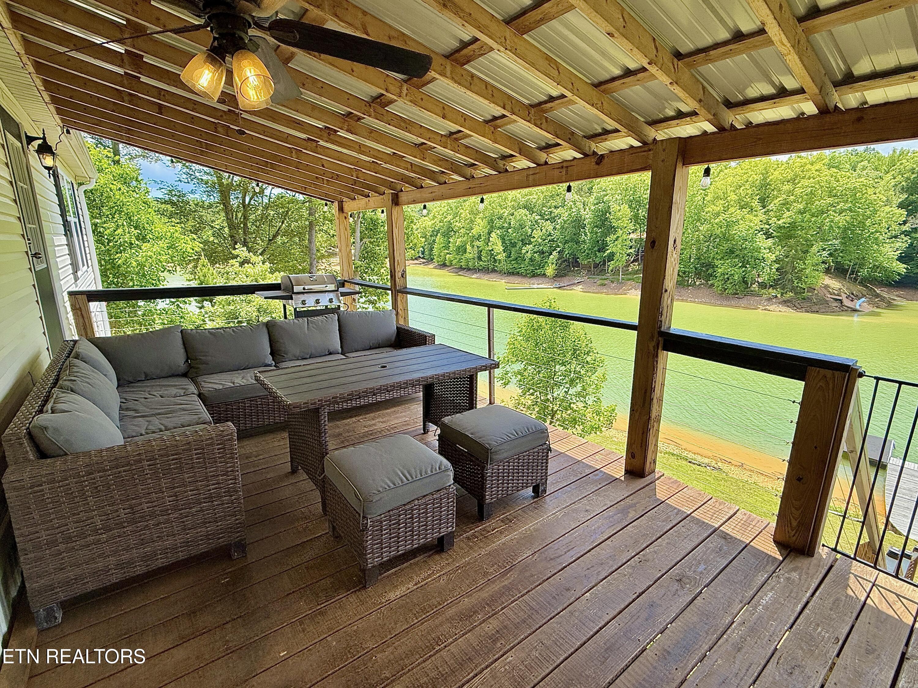 1059 Dean Circle Dandridge TN 37725
