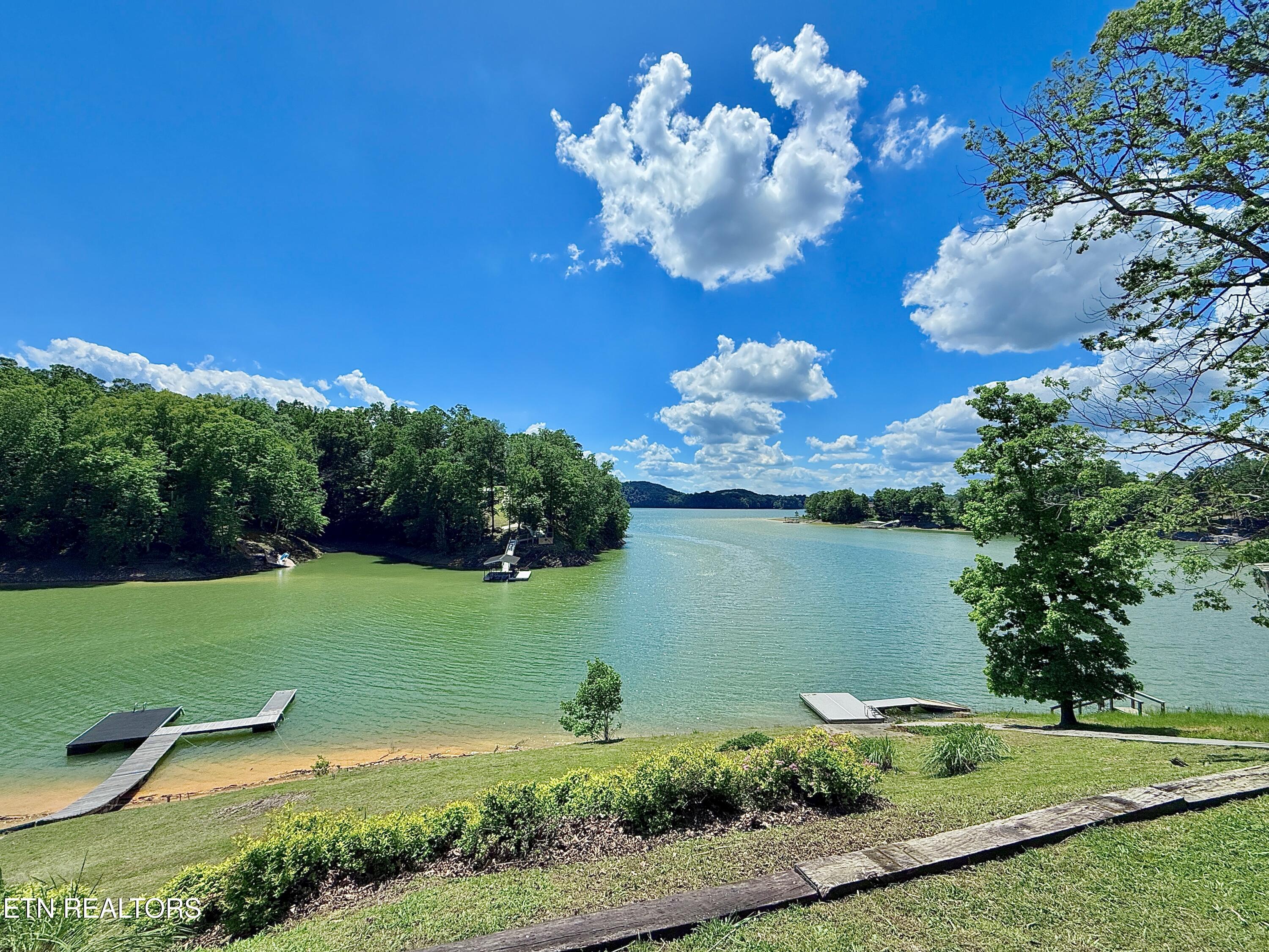 1059 Dean Circle Dandridge TN 37725