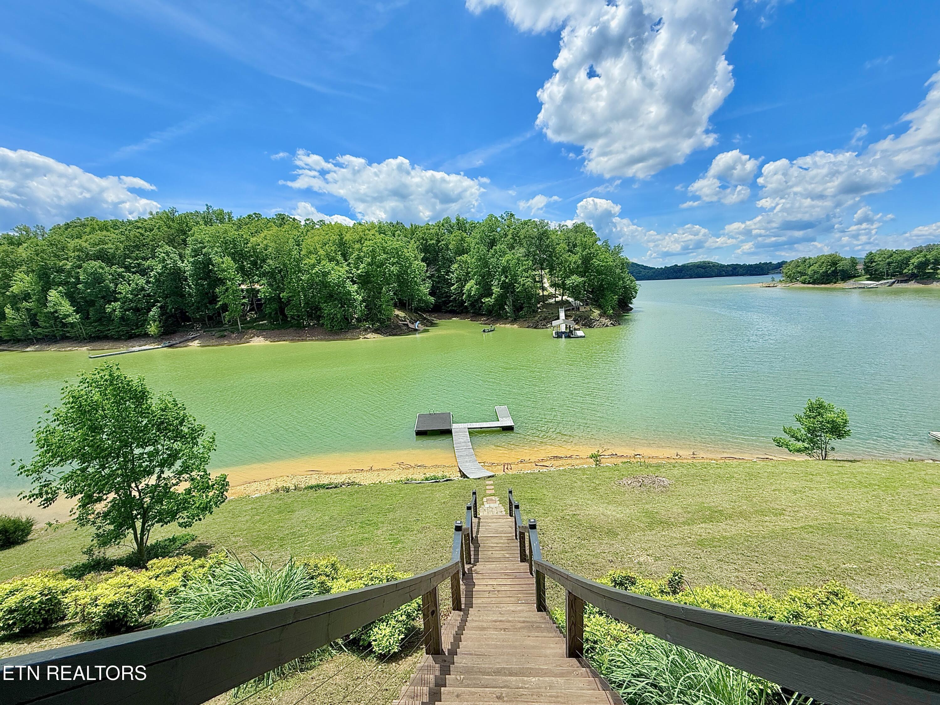 1059 Dean Circle Dandridge TN 37725