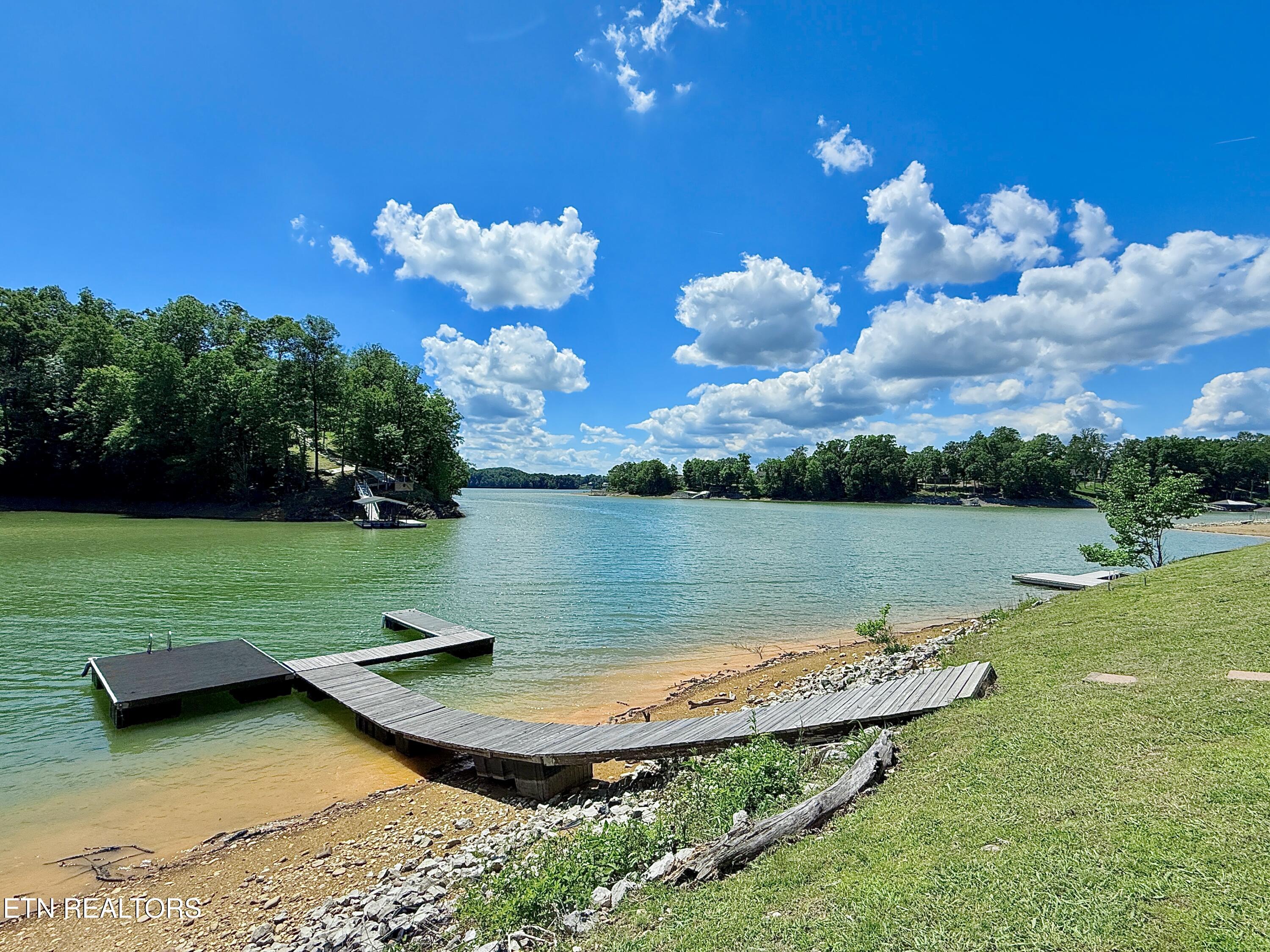 1059 Dean Circle Dandridge TN 37725