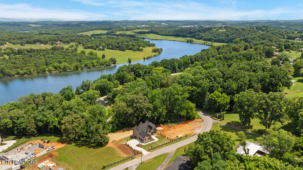 526 River Road Loudon TN 37774