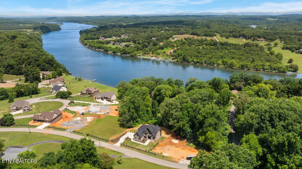 526 River Road Loudon TN 37774
