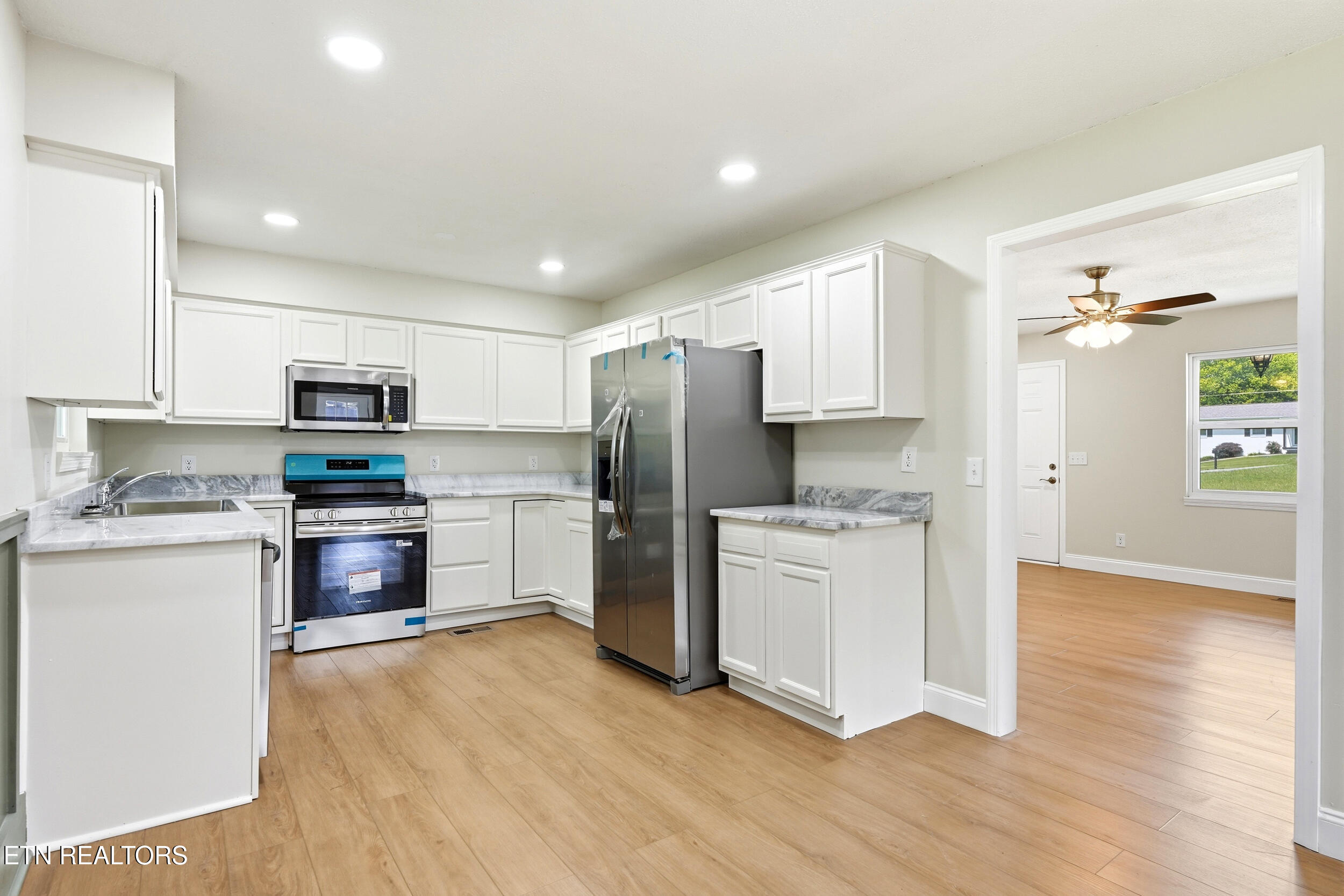 154 Selma Street Lenoir City TN 37771