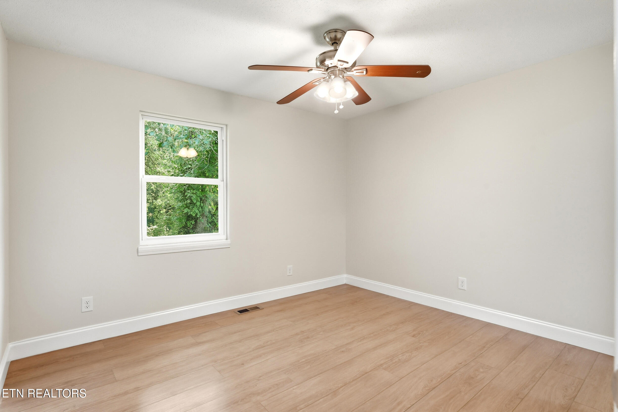 154 Selma Street Lenoir City TN 37771