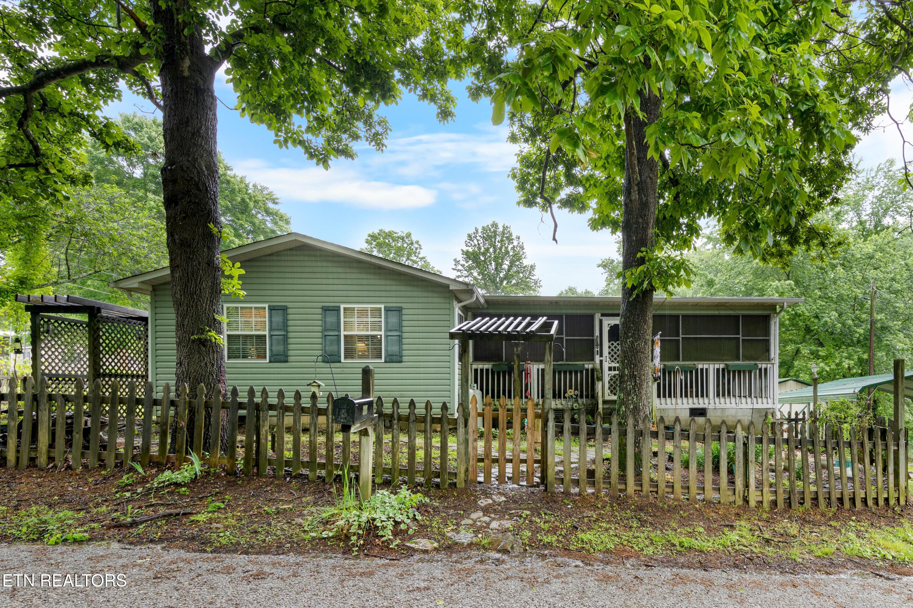 217 Jackson Drive Harriman TN 37748