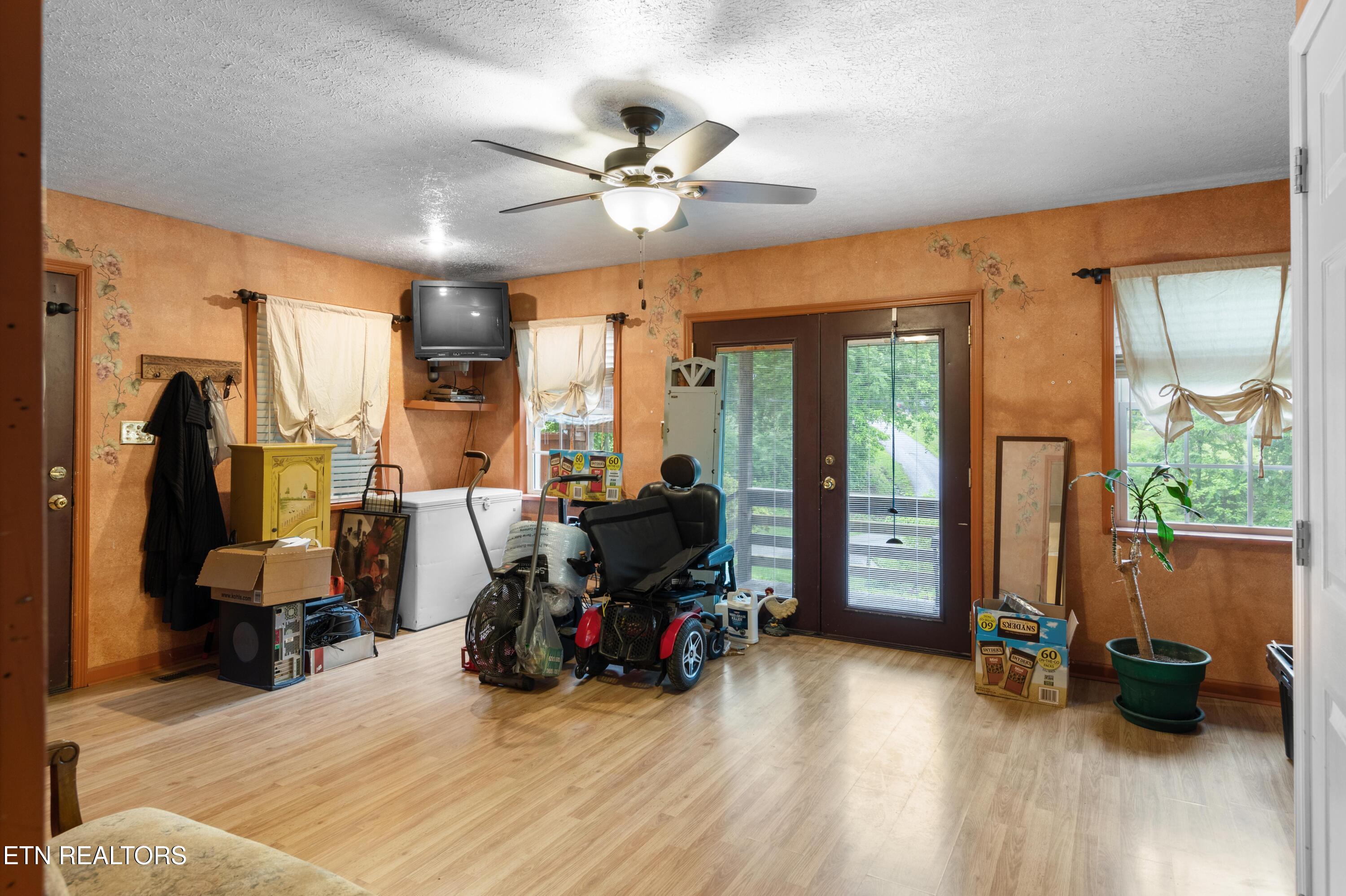 217 Jackson Drive Harriman TN 37748