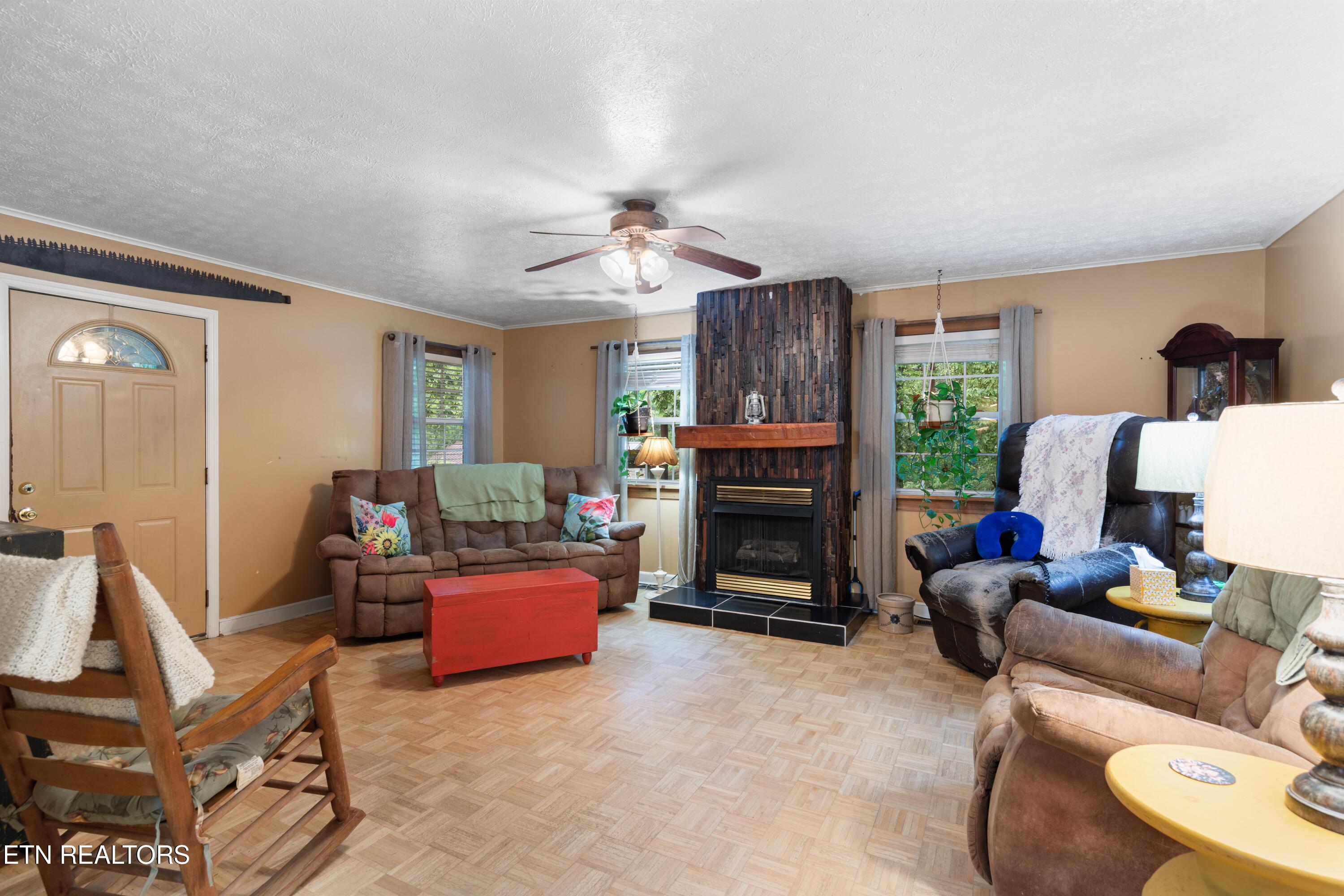 217 Jackson Drive Harriman TN 37748