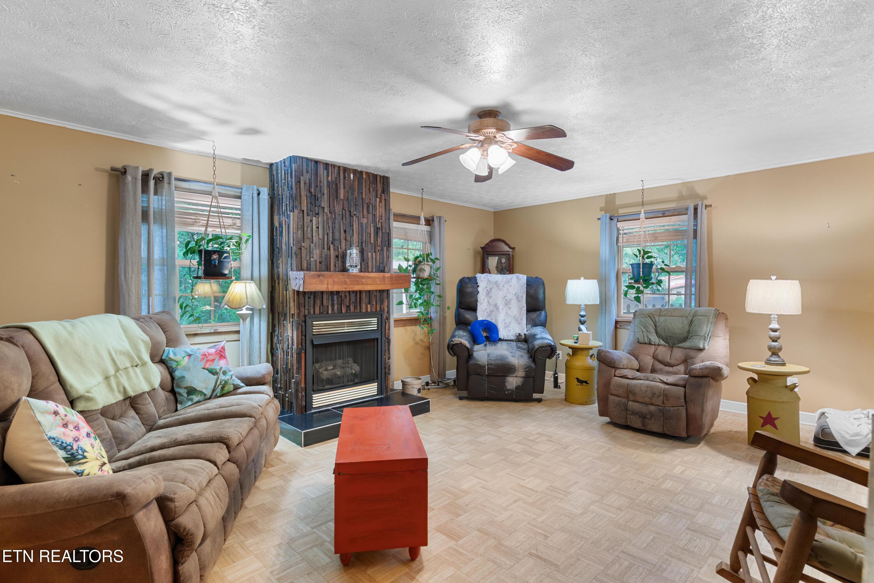 217 Jackson Drive Harriman TN 37748