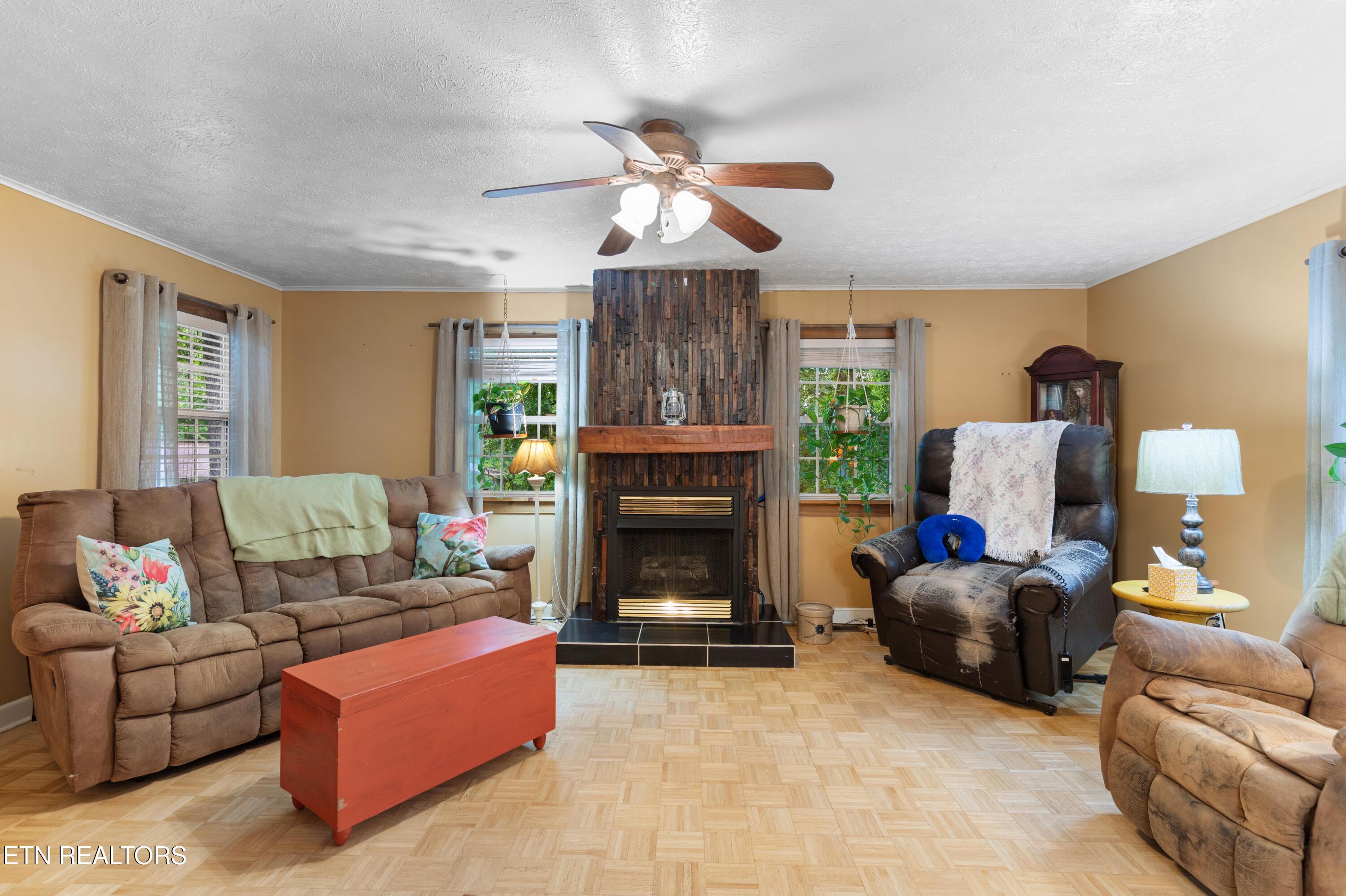 217 Jackson Drive Harriman TN 37748